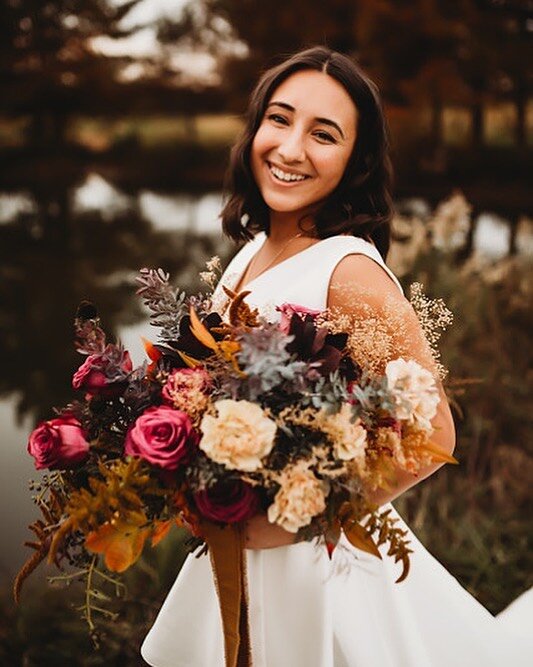 There isn&rsquo;t a great compliment than when a past bride comes back for more! V + A had a celebratory anniversary shoot and asked if I could create a bouquet again for them. A true delight and such an honor! She gave me the reigns and I was super 