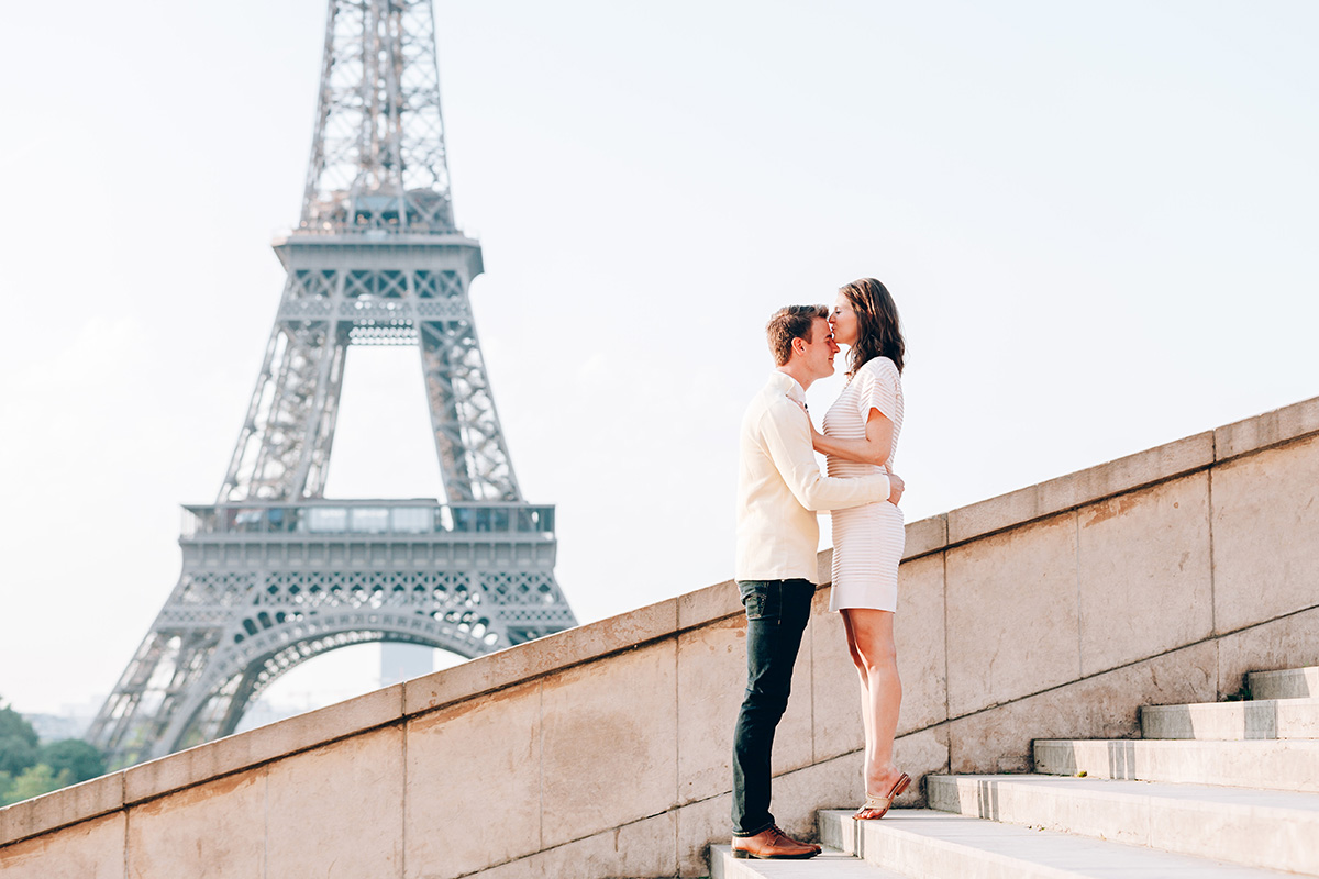 Paris-Photographer-Tour-Eiffel-Surprise-Proposal-Engagement-Iheartparisfr.jpg