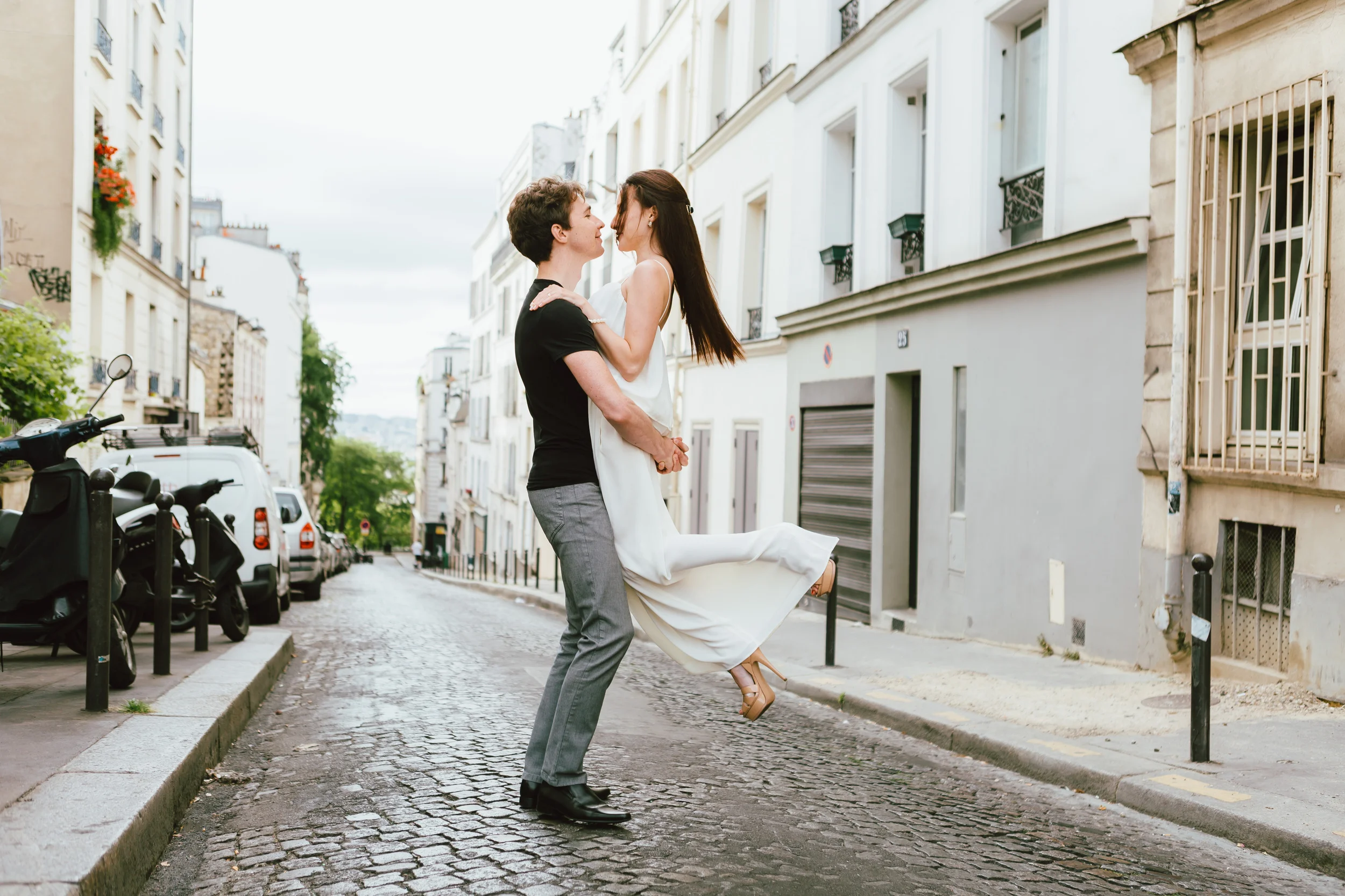 Photographer in Paris, Montmartre, Lovestory, France, in love in Paris, iheartparisfr