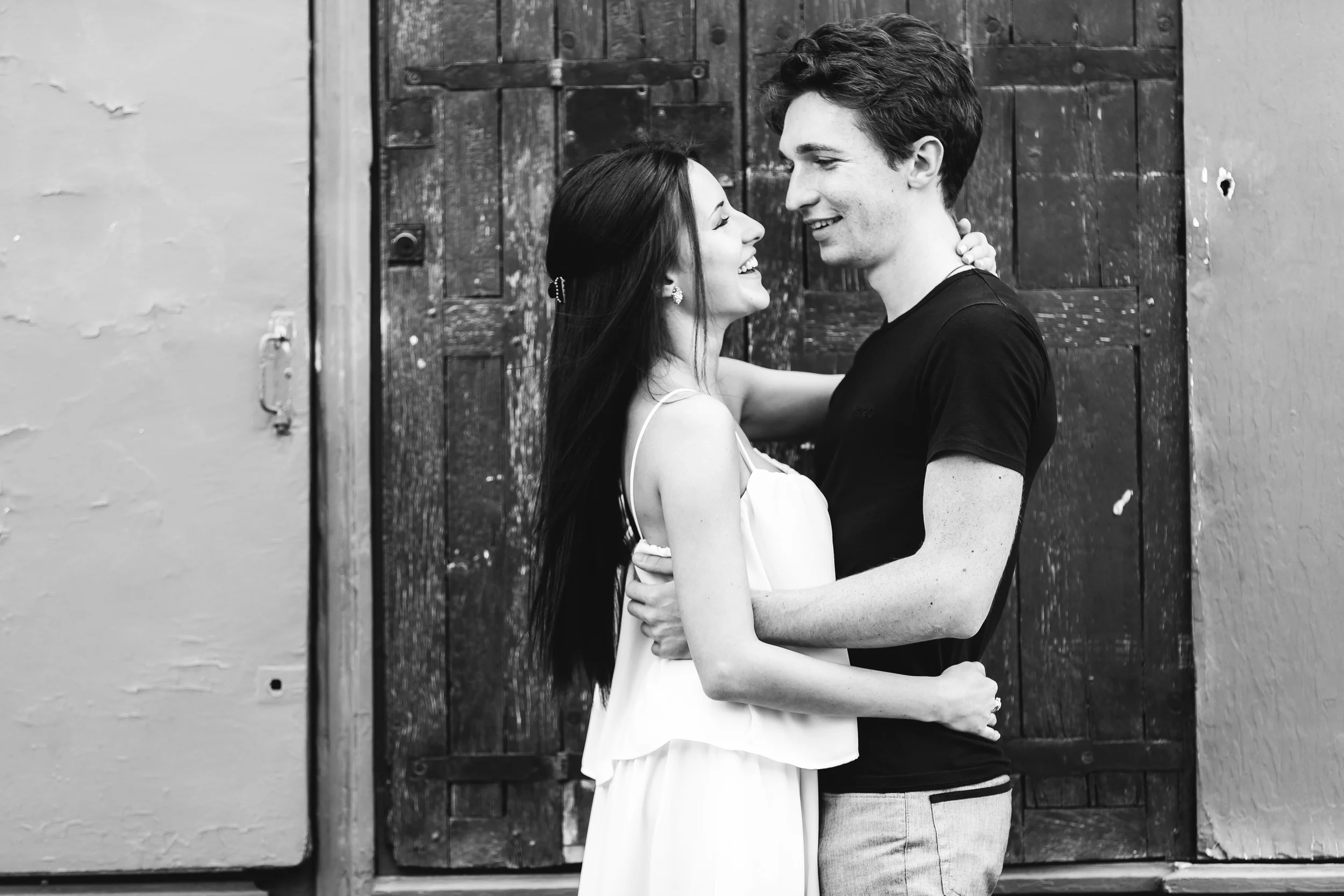 Paris Photographer, Montmartre, Lovestory, France, elope to Paris, iheartparisfr