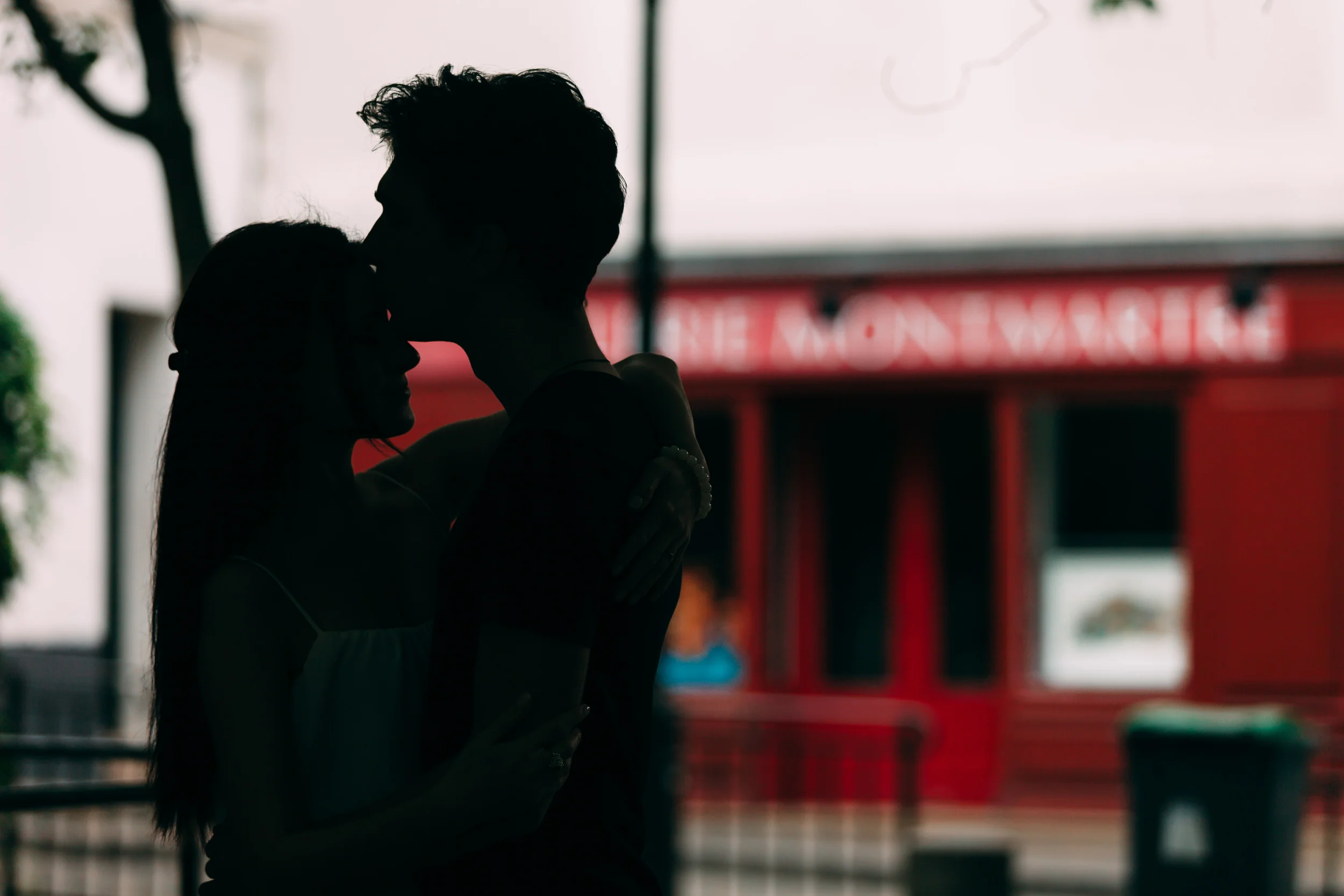 Paris Photographer, Montmartre, Lovestory, France, follow, silhouette, iheartparisfr