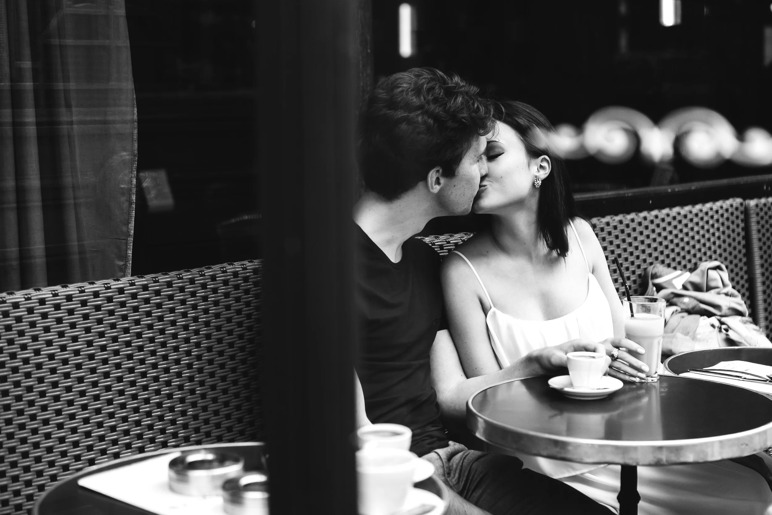 Paris Photographer, Montmartre, Lovestory, iheartparisfr, cafe in paris