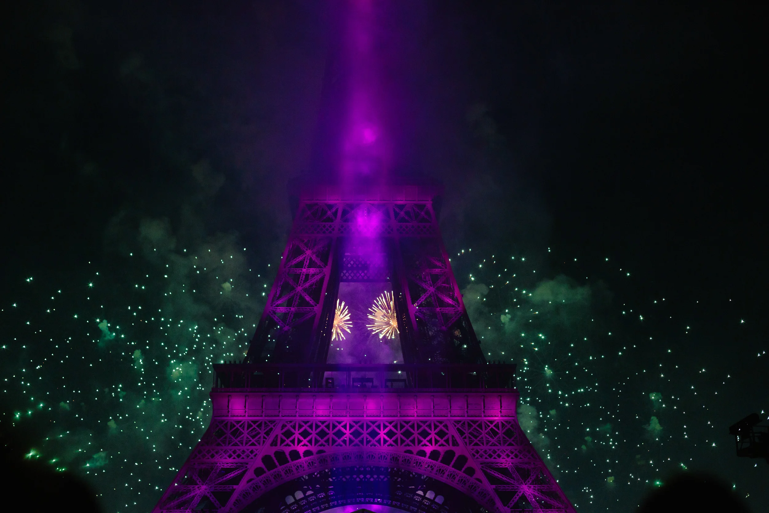 Photographer in Paris, 14 juillet, Fireworks, Bastille2015, Eiffel Tower, Iheartparisfr