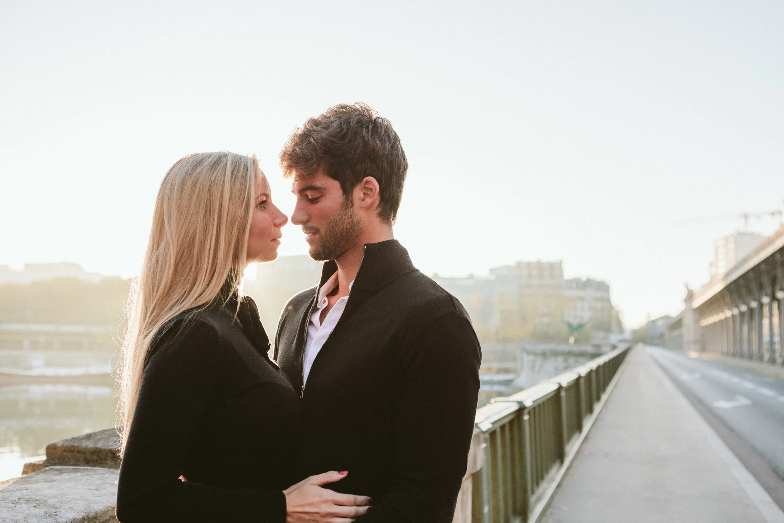 Paris Photographer Lovestory Eiffel Tower Autumn portrait