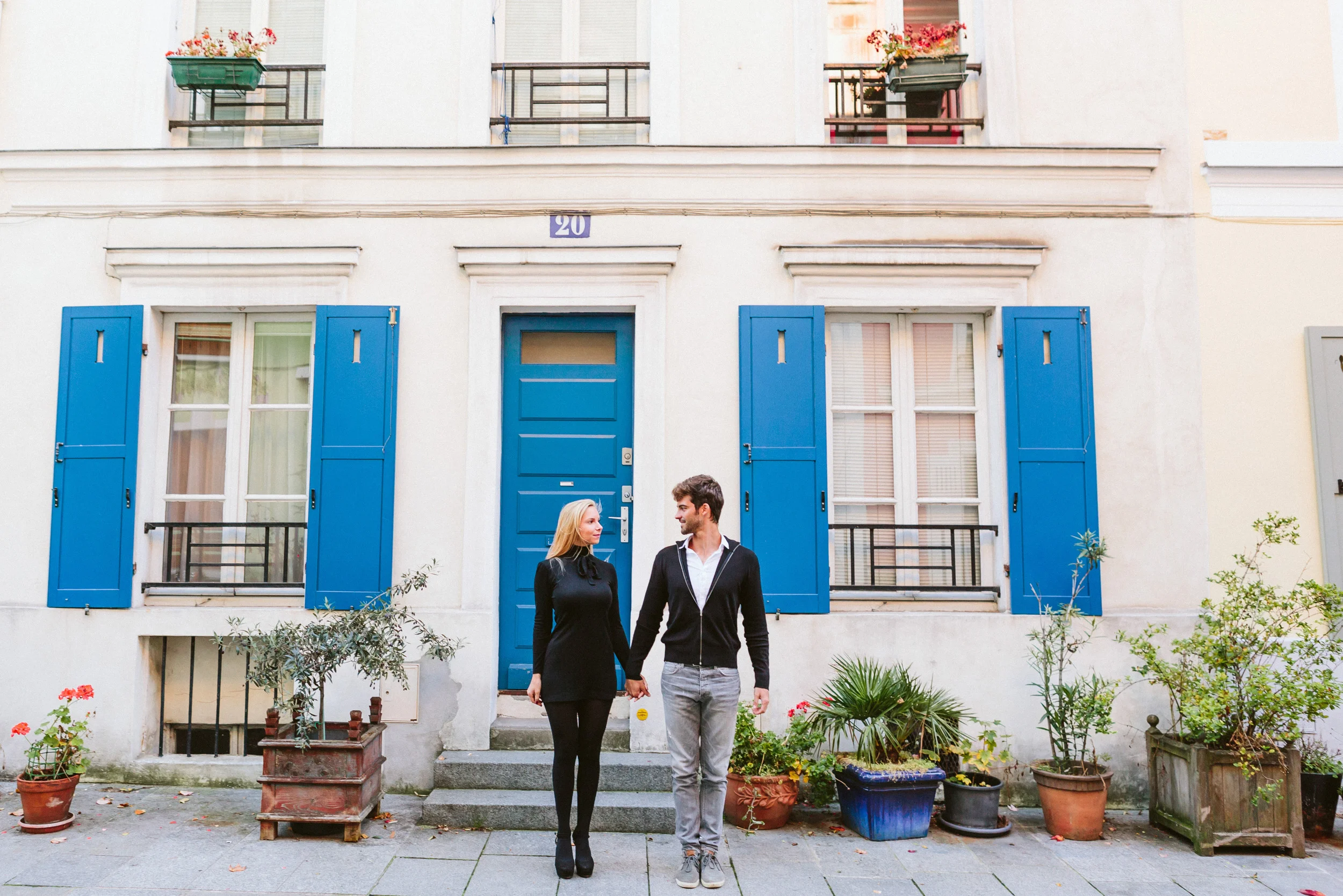Paris Photographer Lovestory rue cremieux Paris Photographer Lovestory rue cremieux street