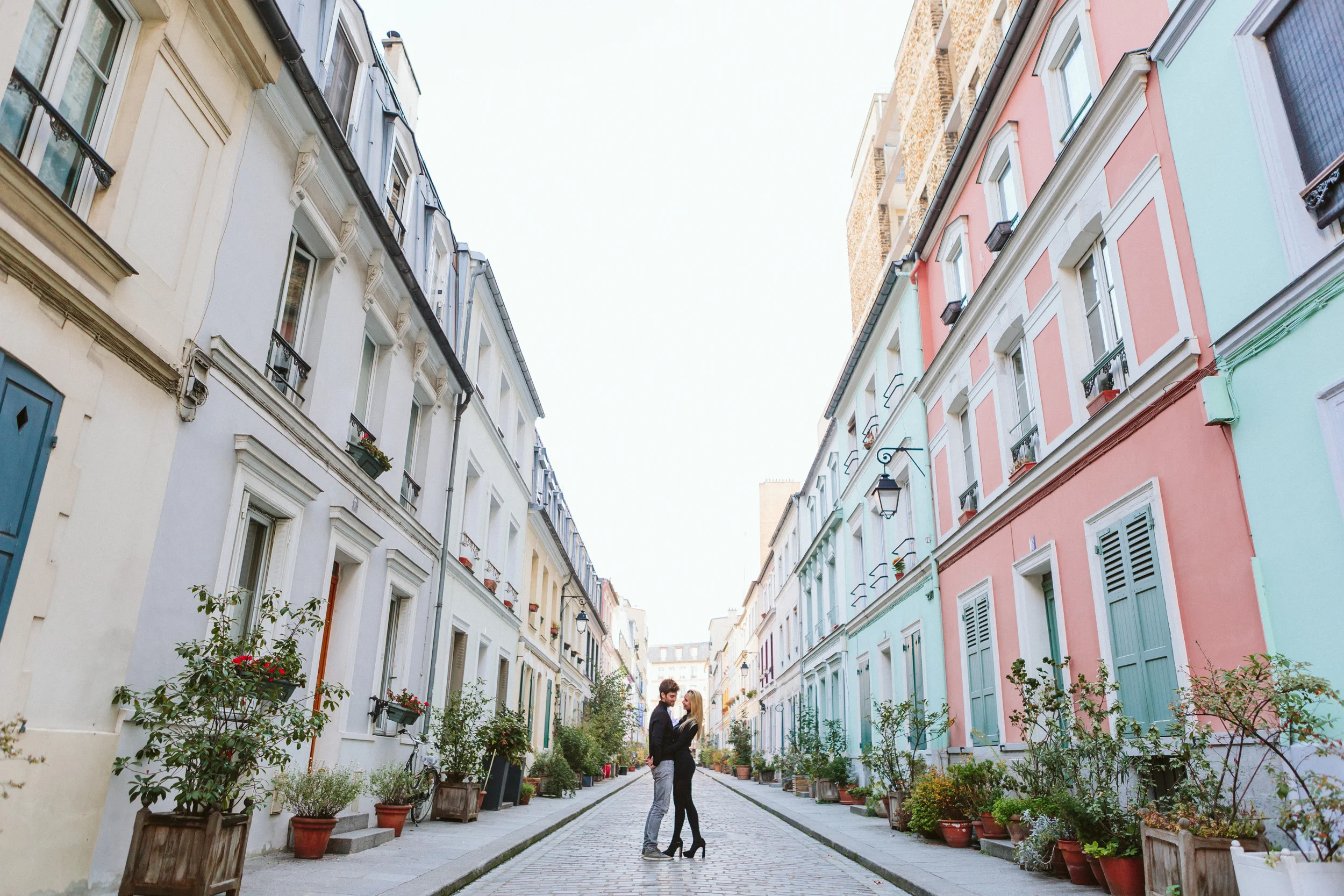 Paris Photographer Lovestory rue cremieux Paris Photographer rue cremieux love story street