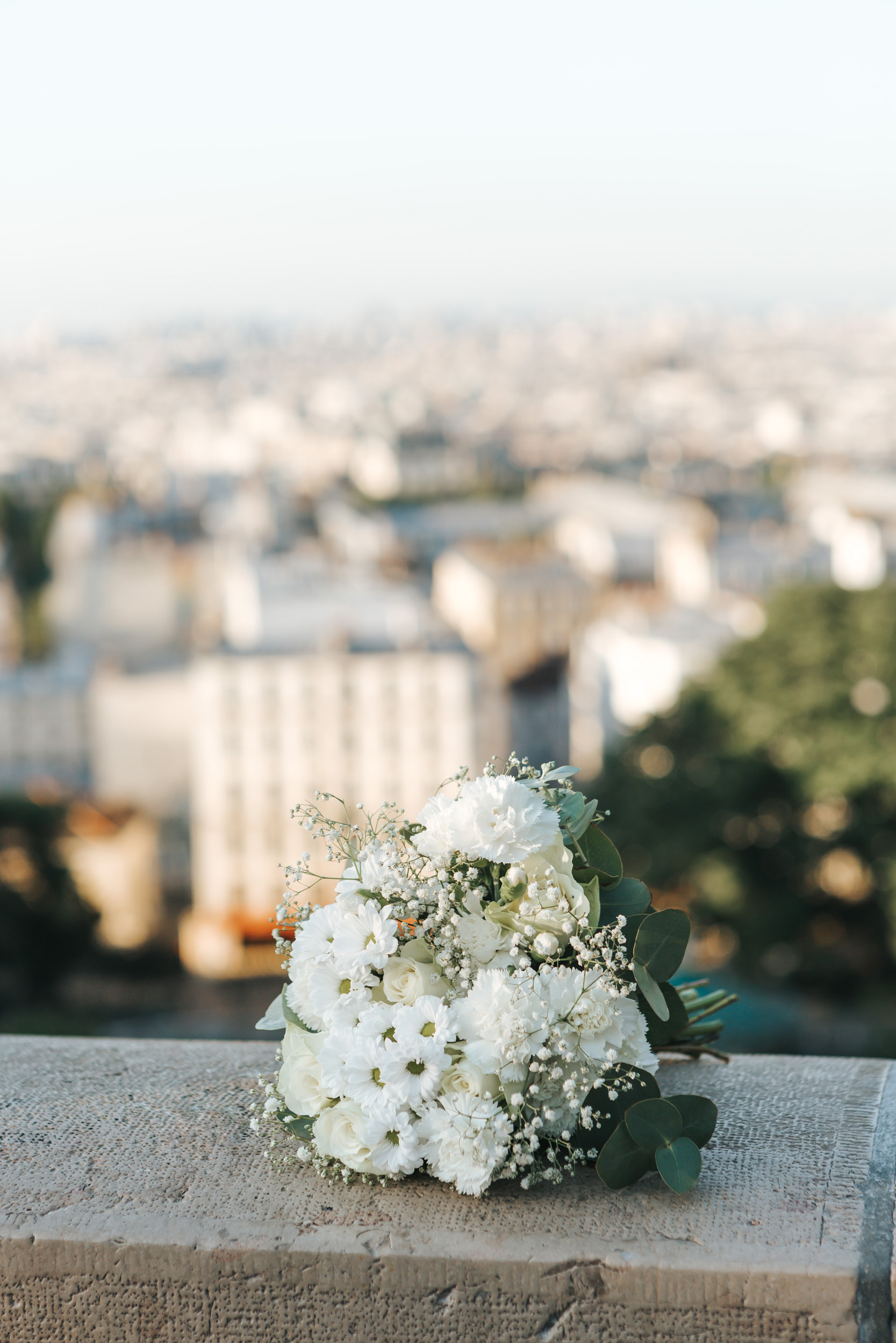 Photographer in Paris Montmartre Sunrise Flowers Bouquet