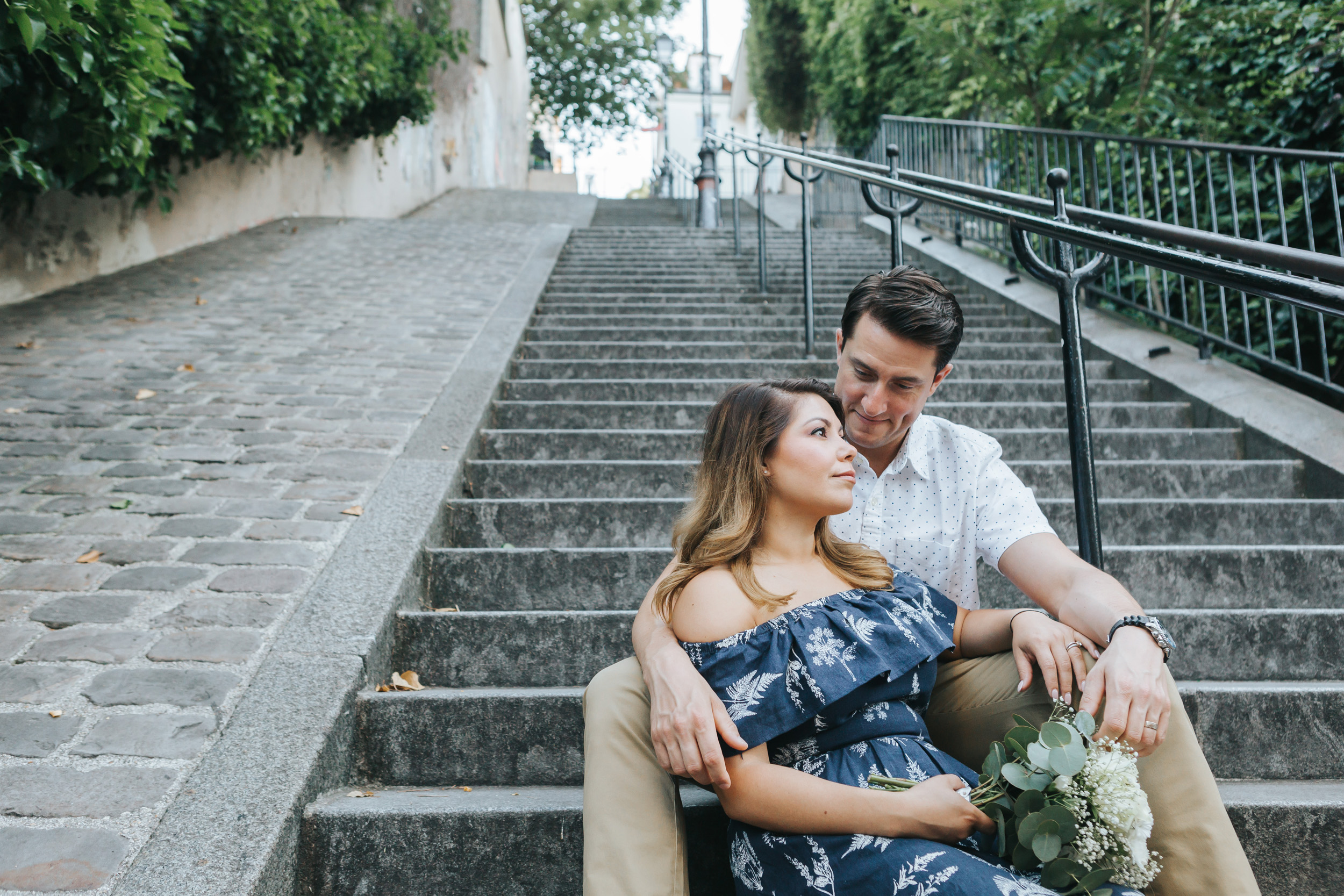 Paris Photographer Couple Session Love Story Montmartre Sunrise Flowers Anniversary