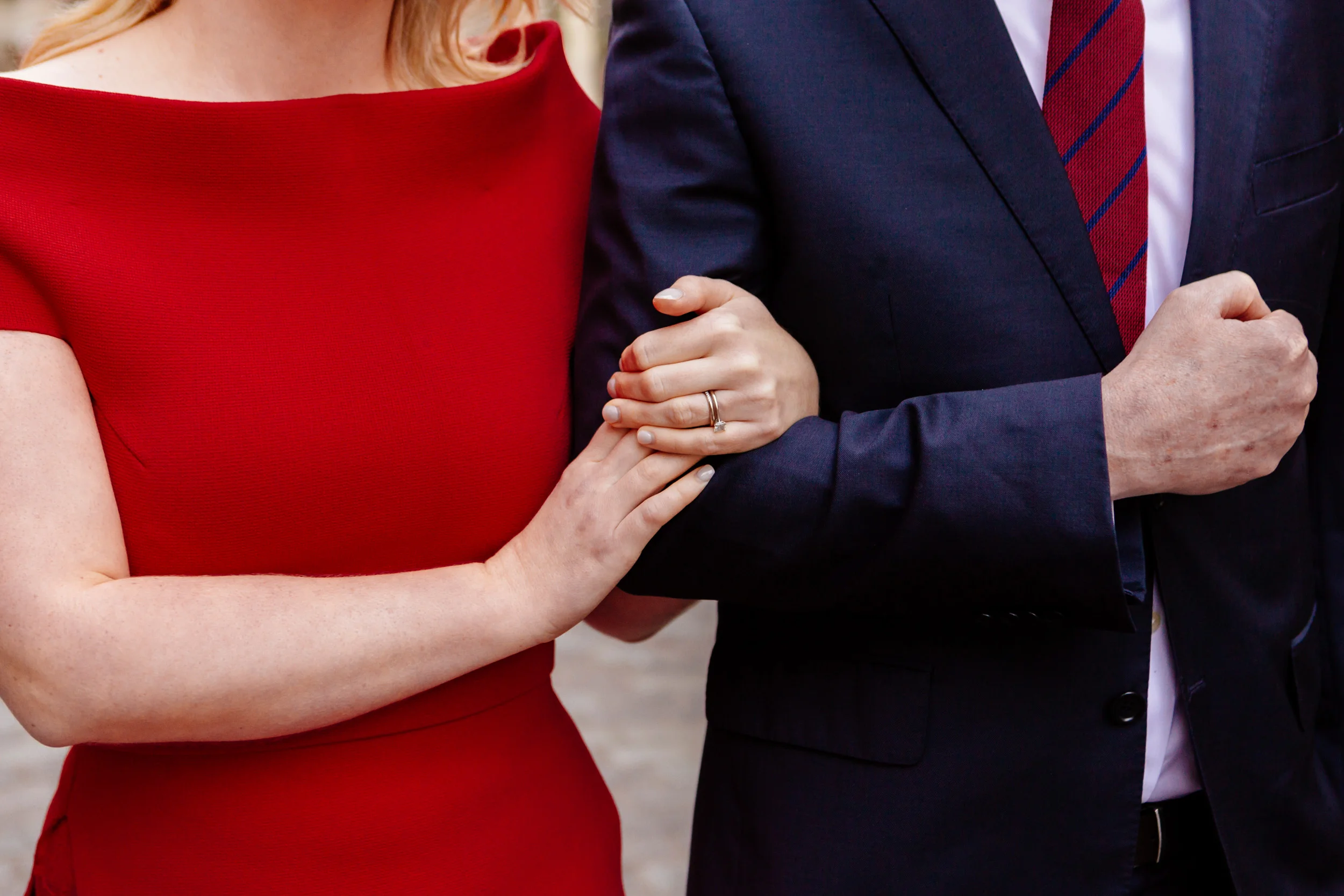 Details photo of a couple holding hands captured by Paris Photographer Federico Guendel www.iheartparis.fr