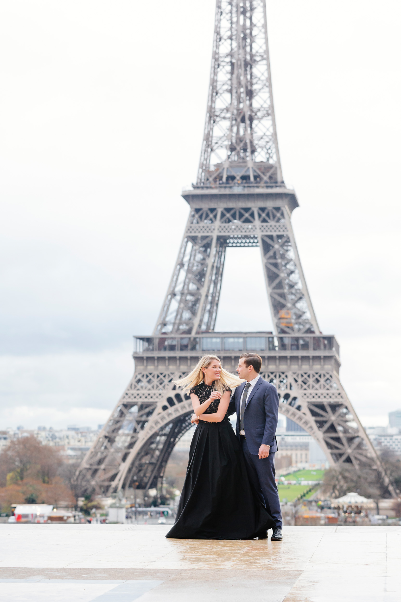 Paris vacation romantic couple portrait dancing at Trocadero with the view of Eiffel Tower captured by Paris Photographer Federico Guendel www.iheartparis.fr