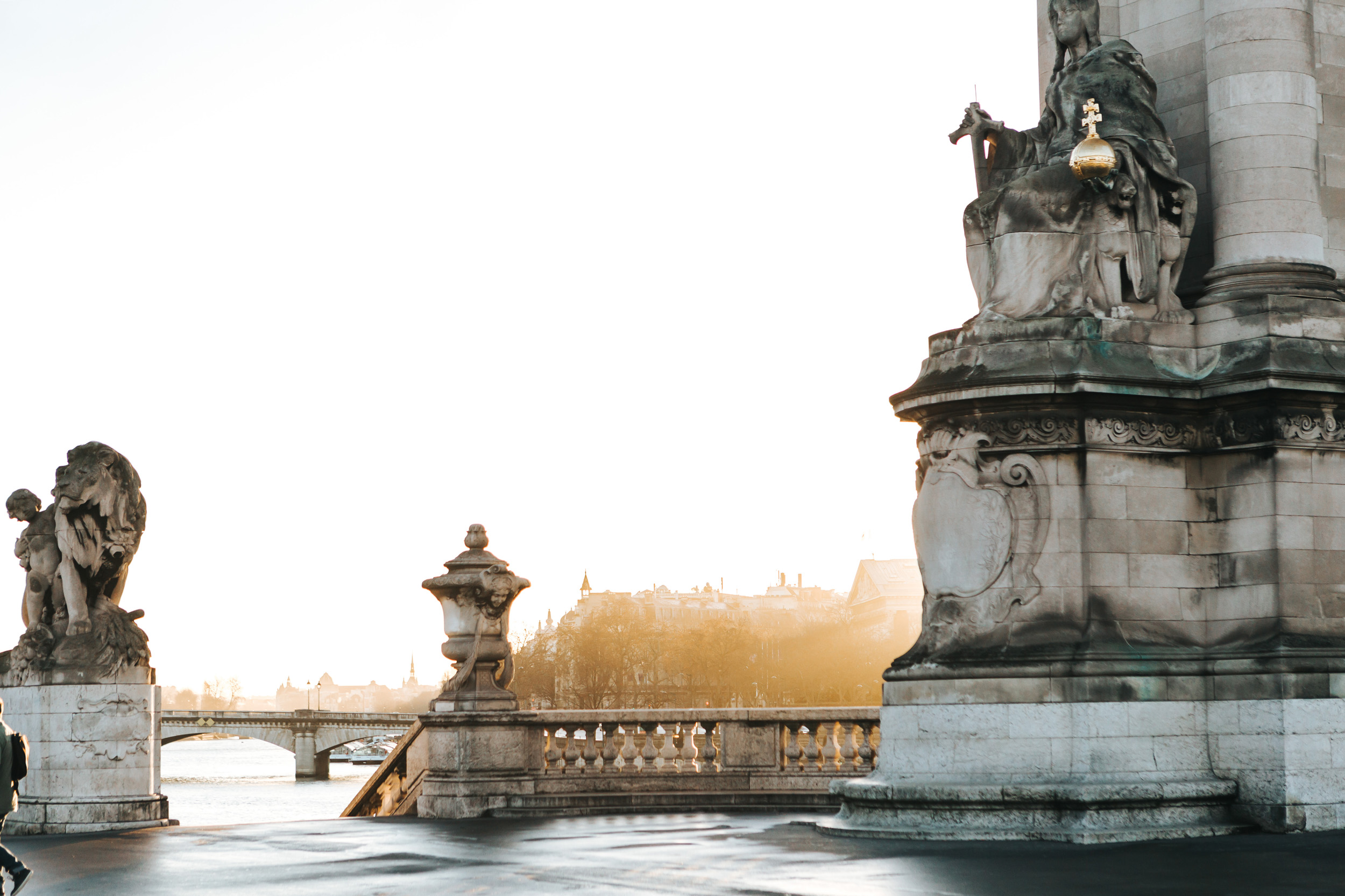 Sunrise view of Pont Alexandre III captured by Paris Photographer Federico Guendel IheartParis www.iheartparis.fr