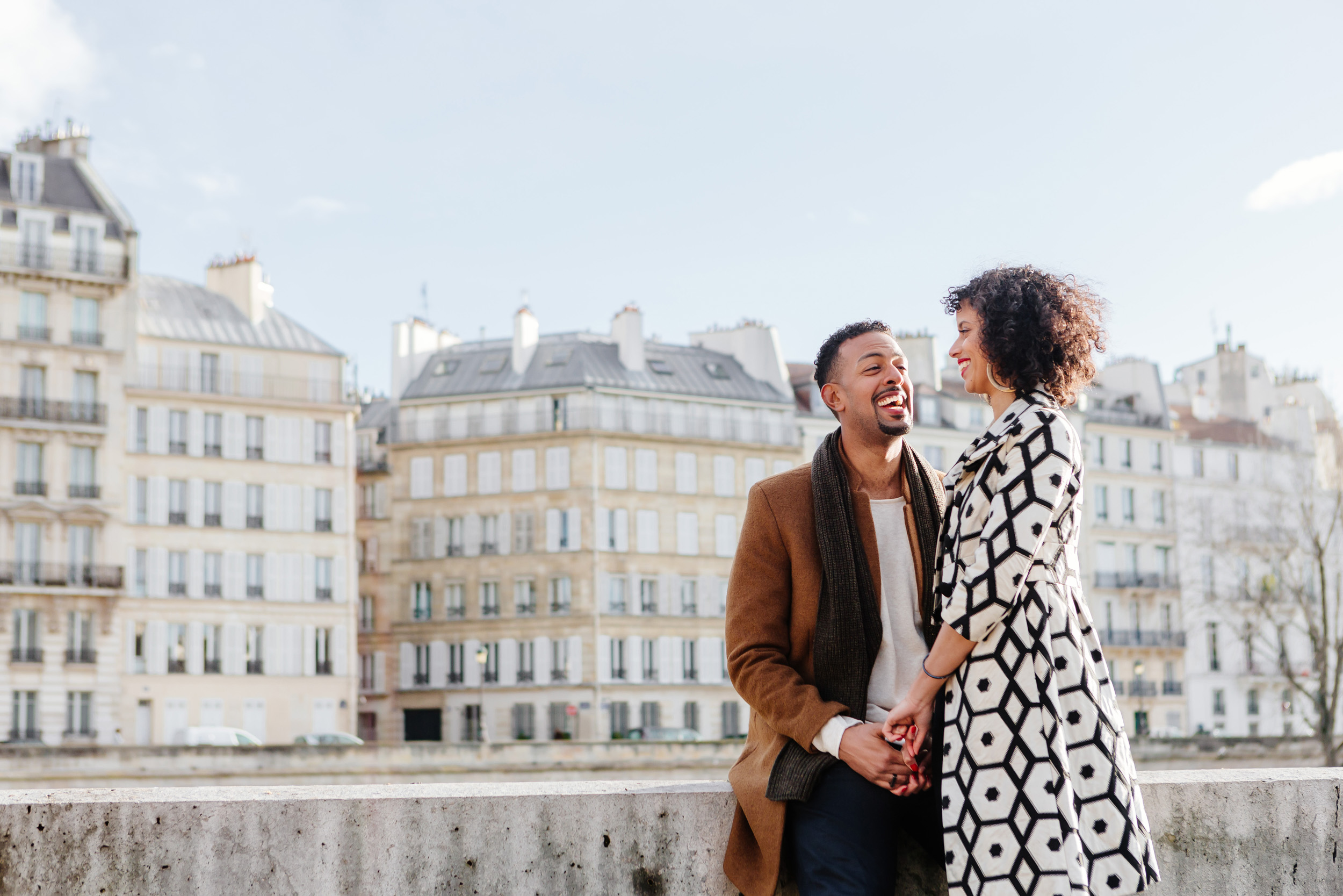 Couple session portrait by Ile Saint Louis captured by Paris Photographer Federico Guendel IheartParis www.iheartparis.fr