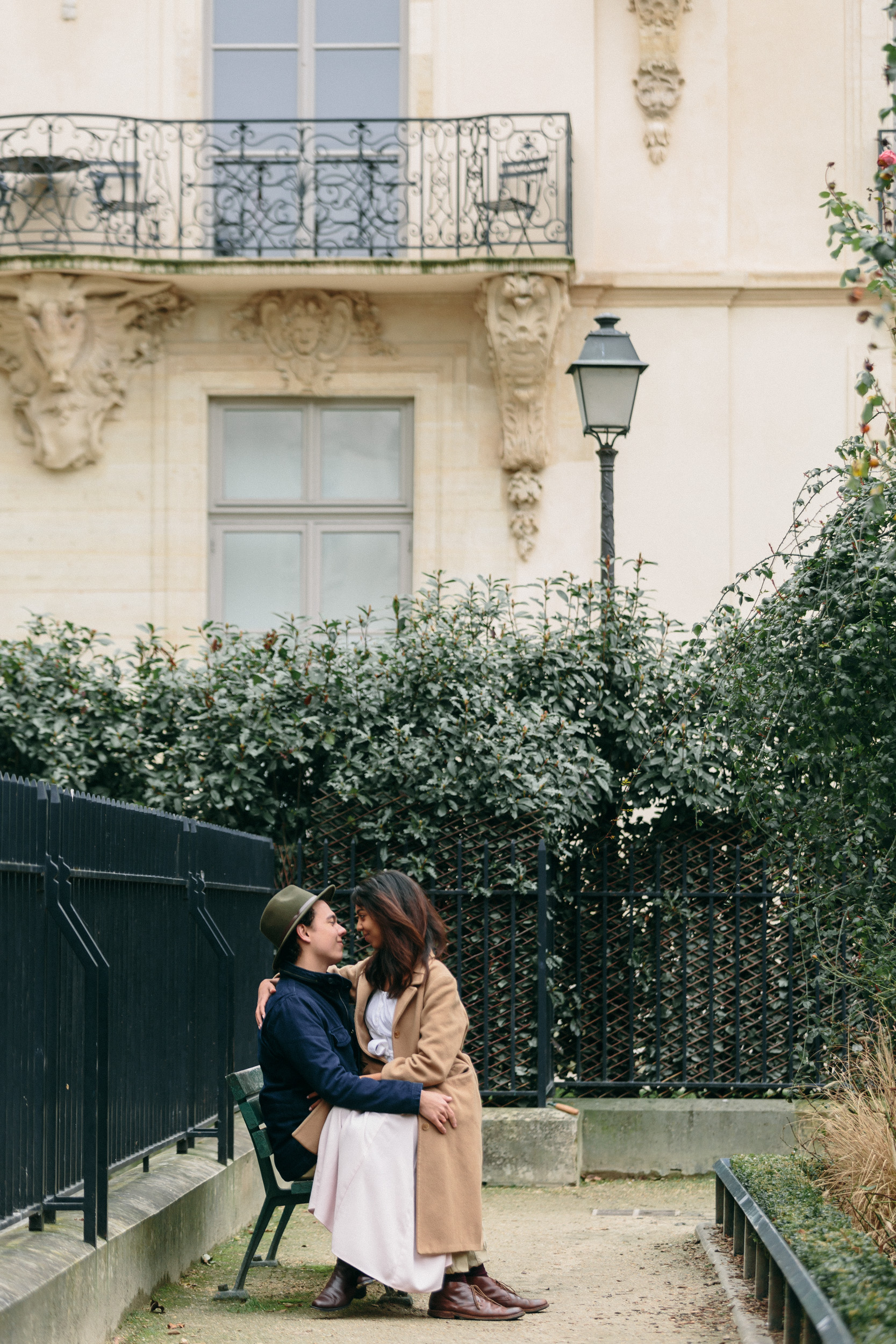 Couple session fine art portrait of The Mango Market photo duo captured by Paris Photographer Federico Guendel IheartParis www.iheartparis.fr