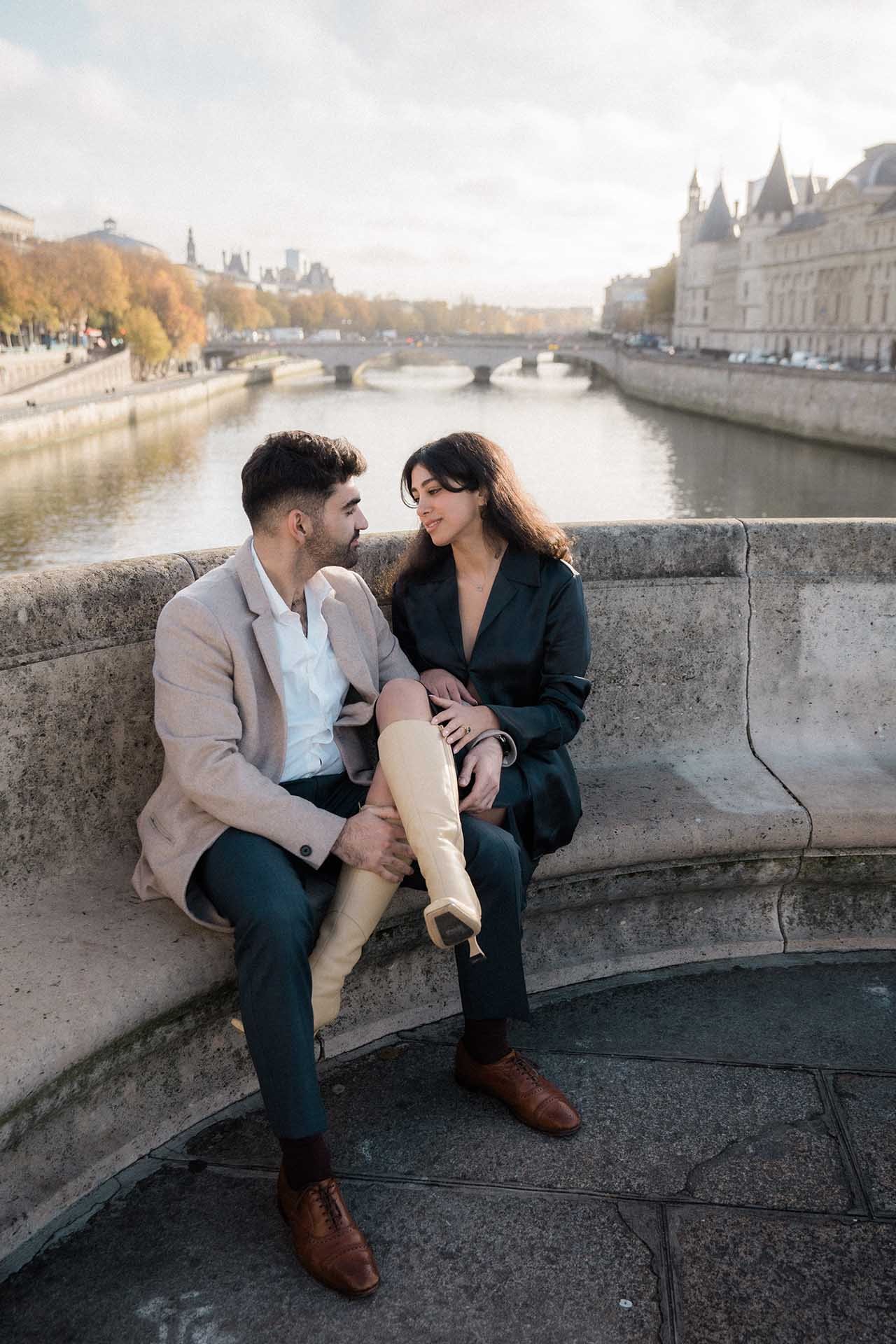 Film Paris Engagement Photoshoot Pont Neuf 