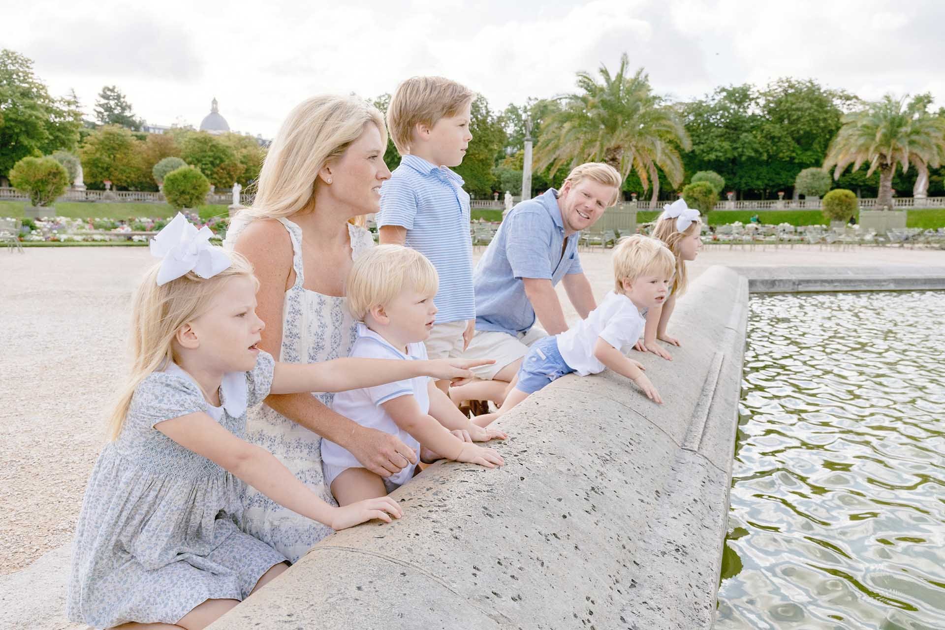 Cute Paris Family Photoshoot in Luxembourg Garden