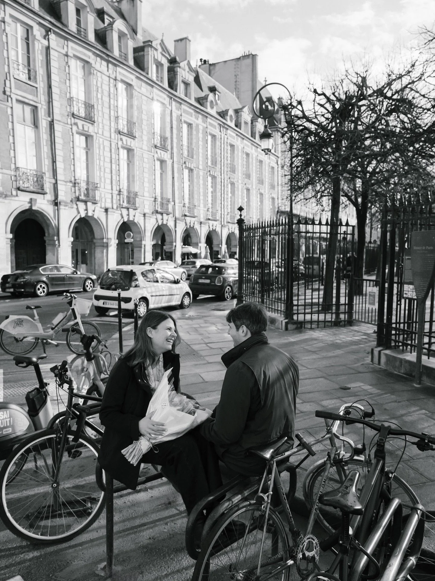 I feel like I have done enough surprise proposals to plan them really really well, but the weather will always be my nemesis lol We had 80% chance of storm, yellow warning for lightning, it was super dark, we moved the shoot earlier&hellip; and we on