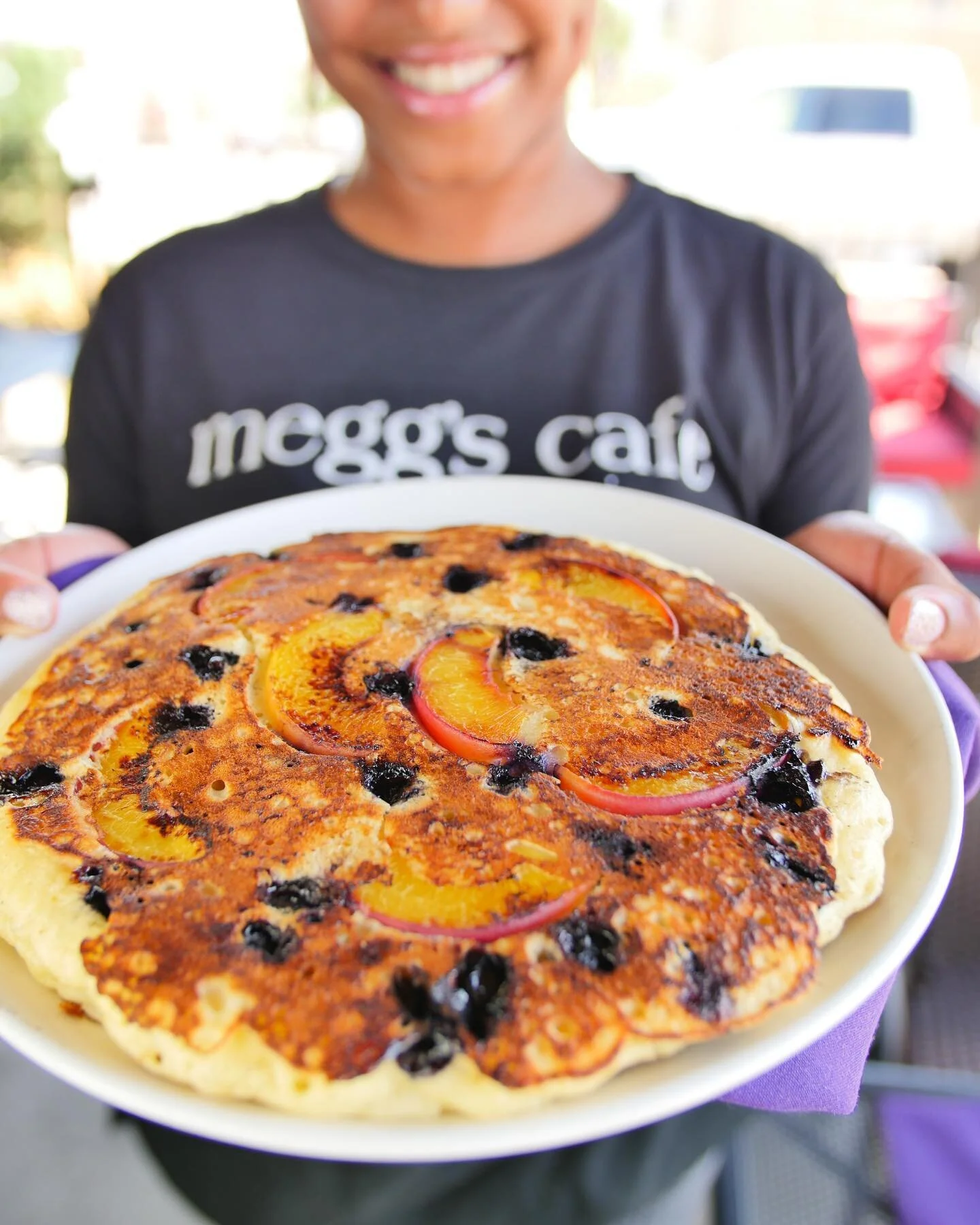 Megg's Cafe Breakfast, Lunch and Dinner Family Owned Restaurant