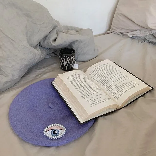 This photo very well represents today&rsquo;s day: some reading, work and tea 🍵
This lilac beret was made for a dear friend of mine in my hometown Vienna, can&rsquo;t wait to see her and my other girls wear them. #homesick