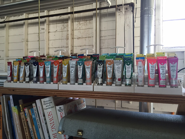 80 tubes of oil paint in the best 70's palette ever.