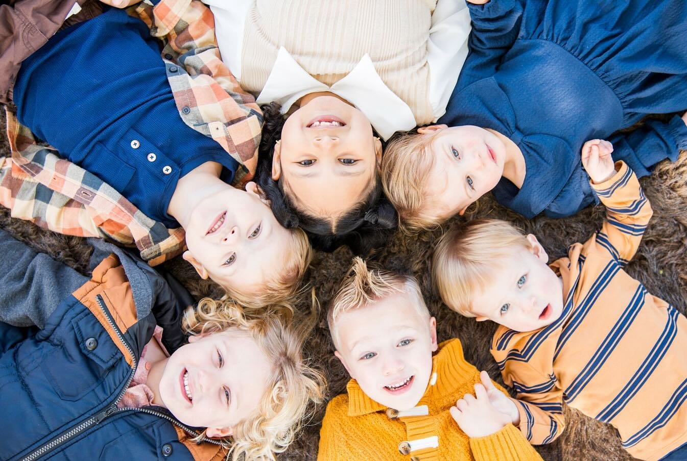 This holiday season, I had the joy of capturing a beautiful family&rsquo;s love and connection, reminding me of the magic of togetherness. As we step into this week, I&rsquo;m sending love to everyone&mdash;may your days be filled with warmth, laught