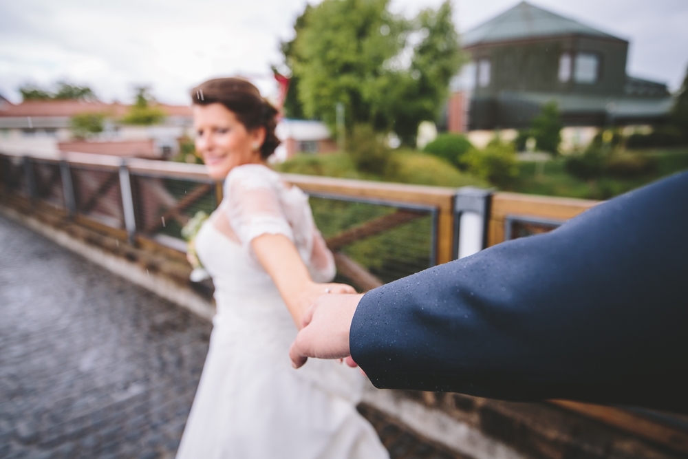 http://www.shotbyflo.com/hochzeiten/hochzeitsfotograf/mannheim/#/kirche/hanau/