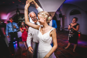 Hochzeit-Landau-Klostergut-Heilsbruck-Standesamt-Hochzeitsfotograf-Mannheimhttp://www.shotbyflo.com/hochzeiten/hochzeitsfotograf/mannheim/#/amelie-mike-hochzeit-kloster-heilsbruck-landau/