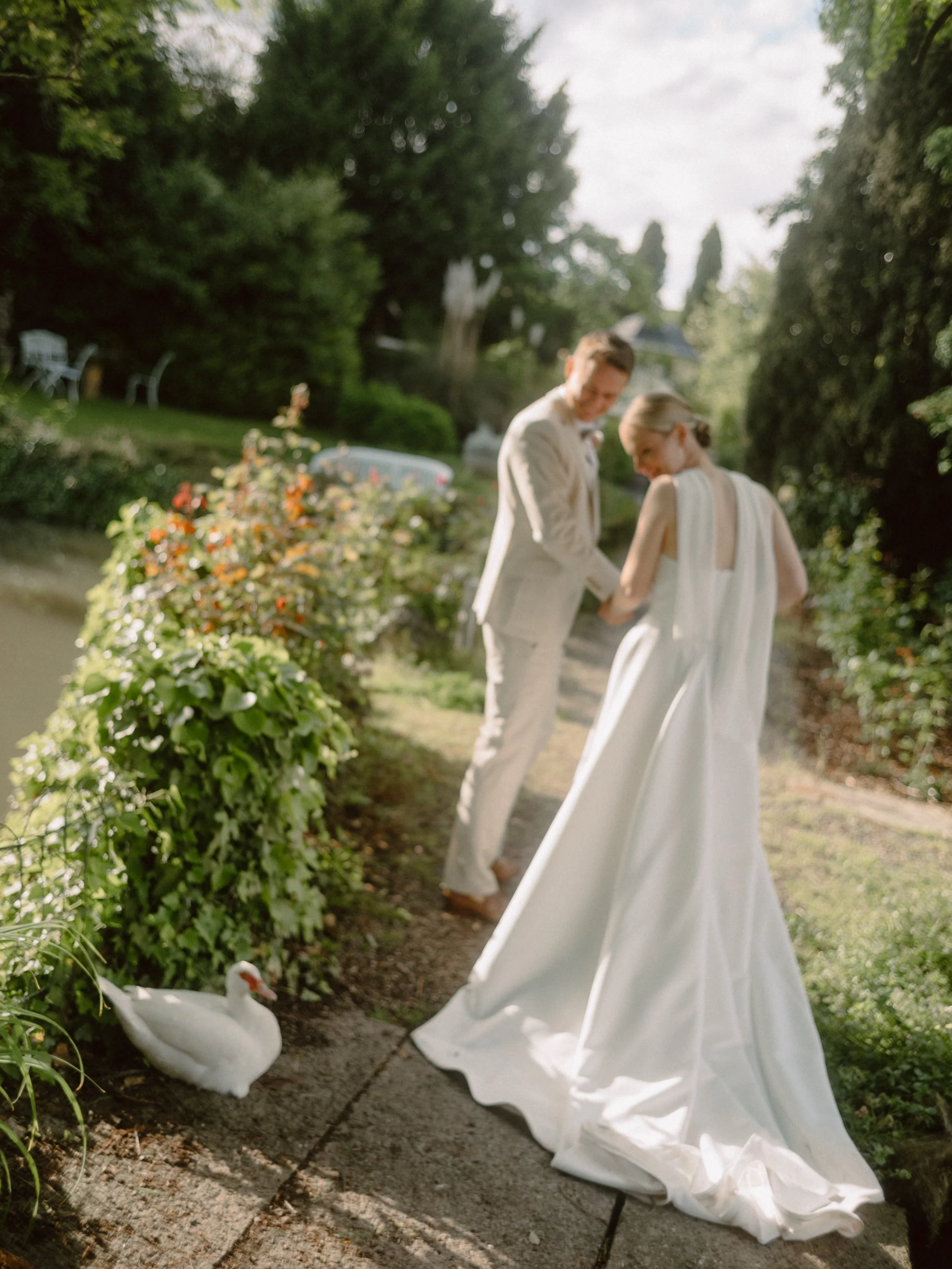 Anne &amp; Christians freie Trauung auf dem Weingut Fitz-Ritter war einer dieser Tage, an die man sich noch lange erinnert. Danke, dass ich ihn festhalten durfte &mdash; gemeinsam mit: 

@bee_mine_films 
@nadinehoffmannstyling 
@deine_trauredner 
@fa