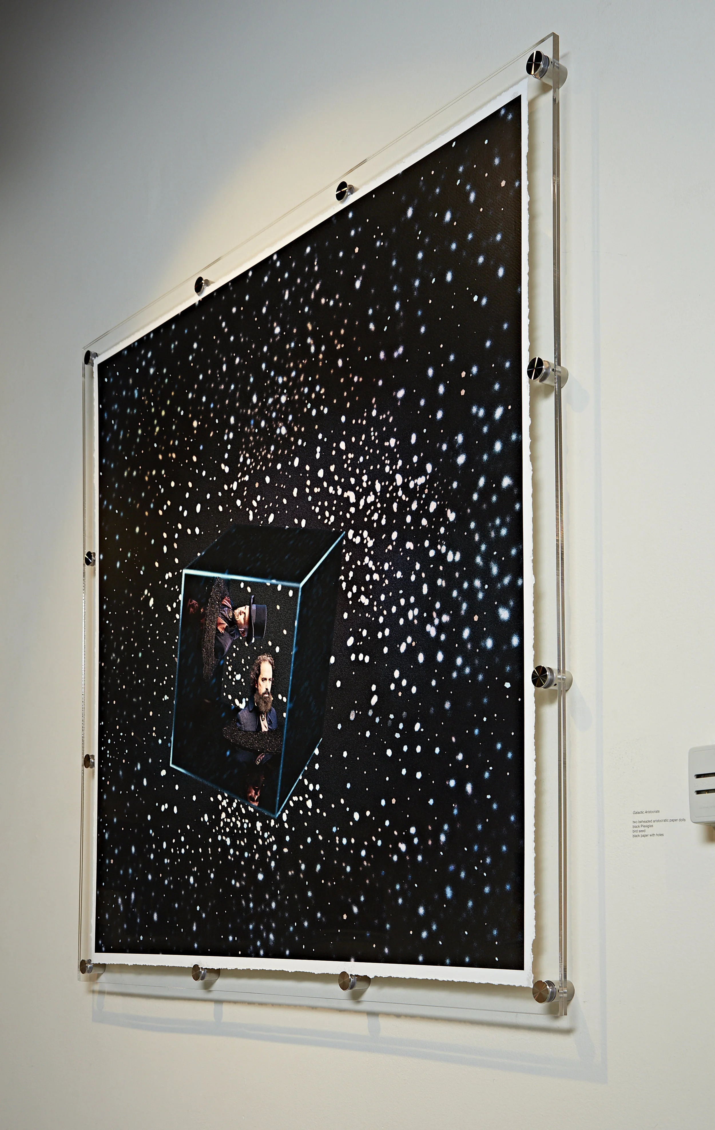 paper_dolls_exhibit_011.jpg
