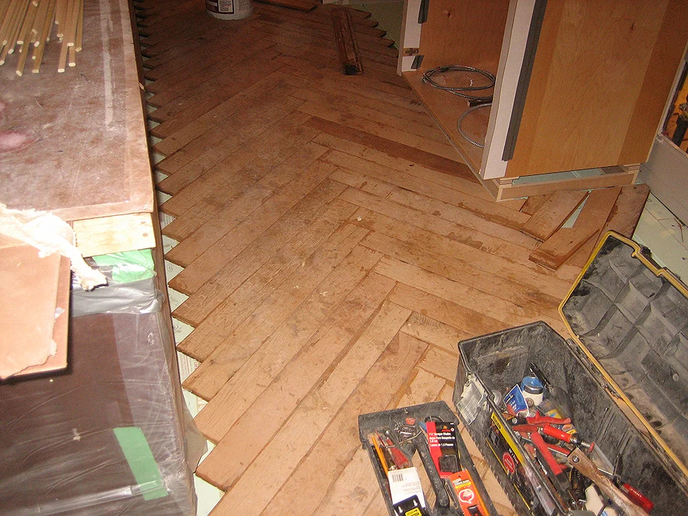 Hardwood_Install02.JPG