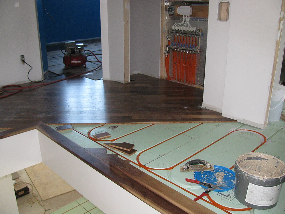 Hardwood_Install09.JPG