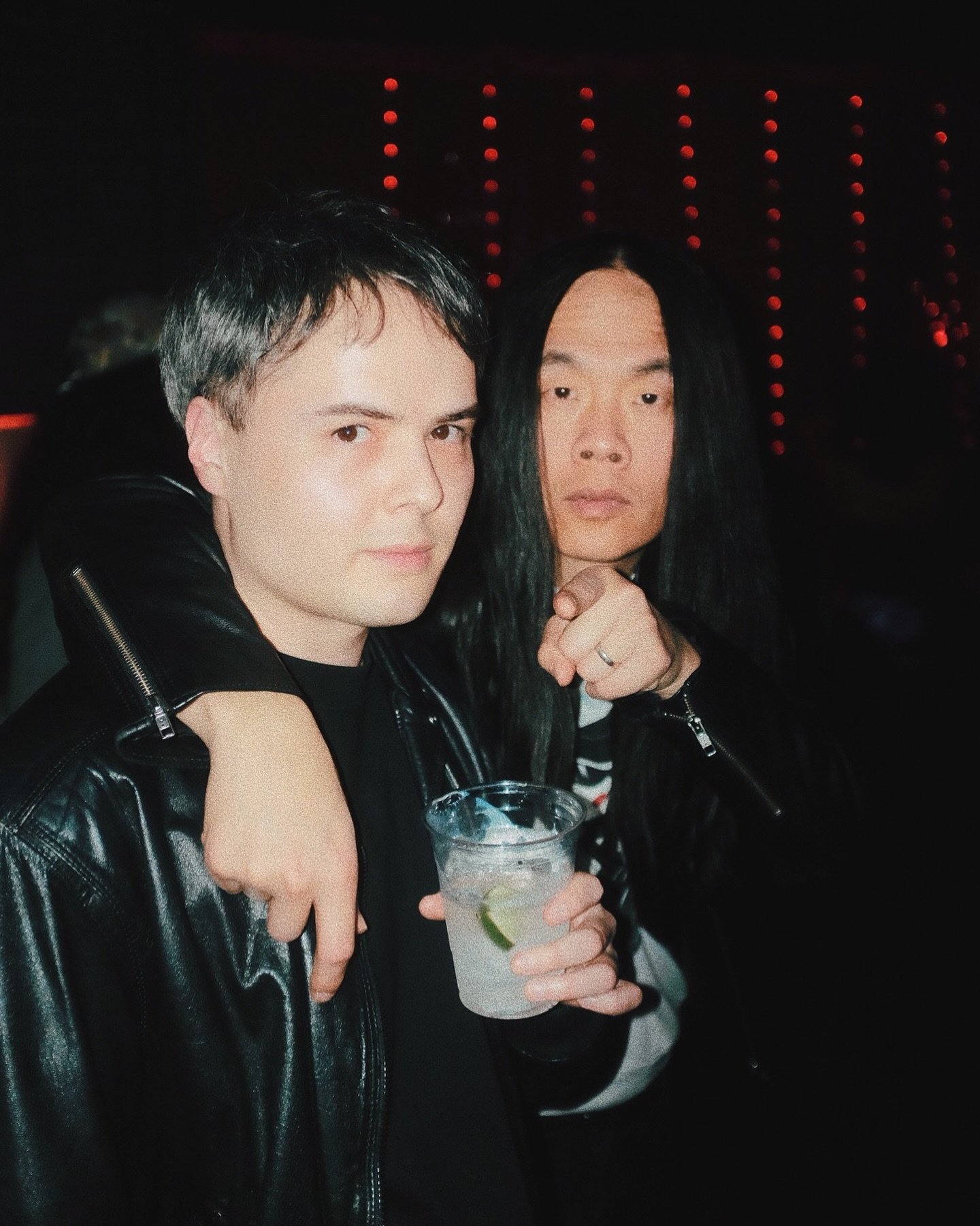 Me and @vhsorbeta at @whirlingtiger a few weeks ago. 
📸 @allfunk