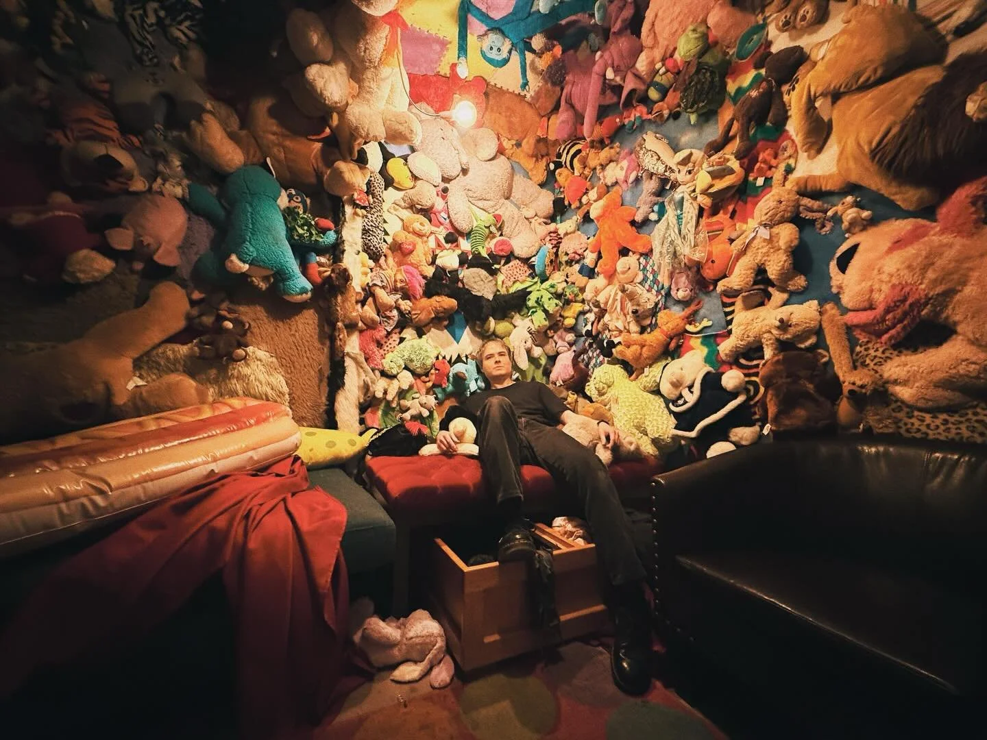 Had such a great time playing and hanging out with @magdecent @vhsorbeta @yeah.boice and @bill_shakes01 these past 10 days. Thanks Maggie for having us be a part of it! 🐛