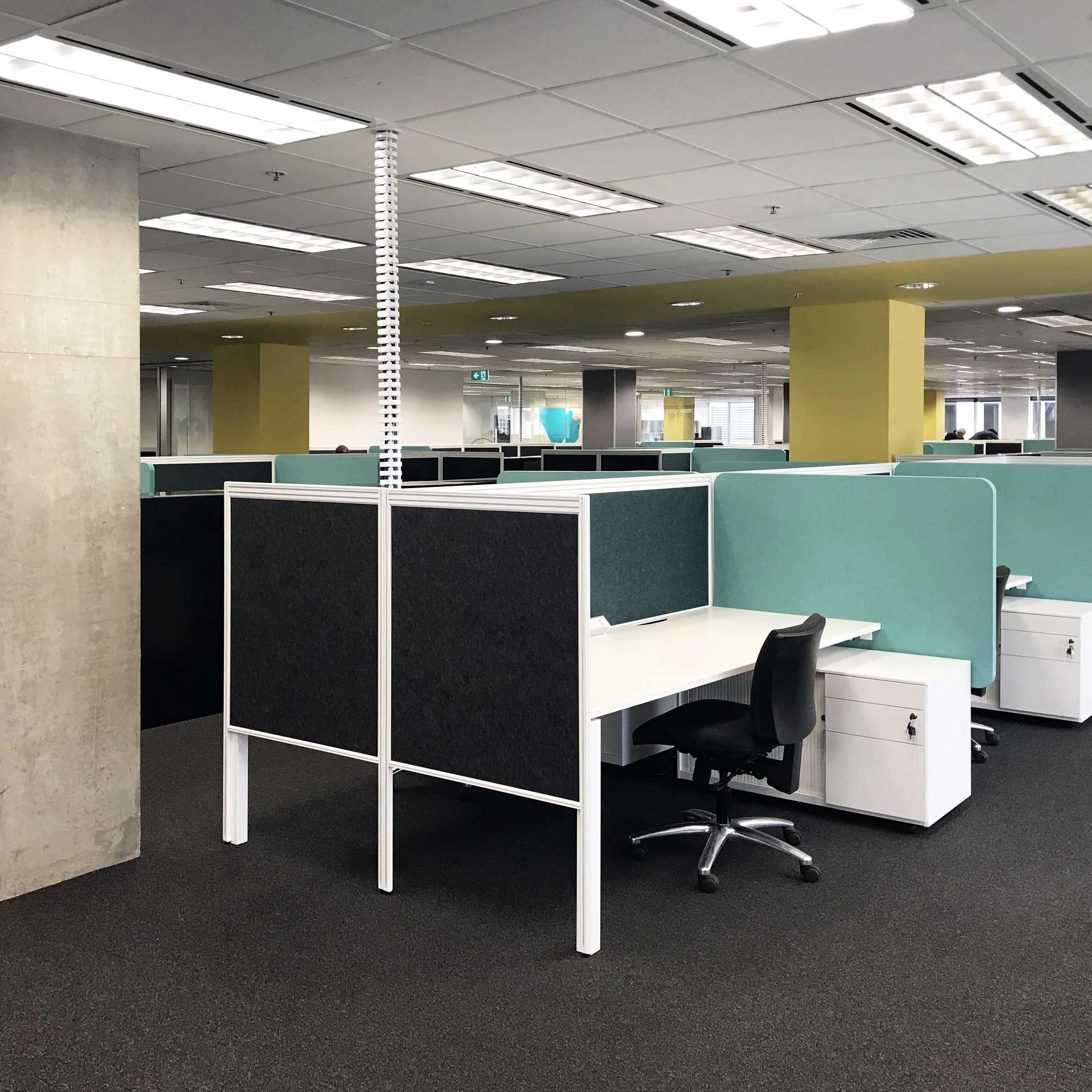 UniSA | Online Expansion Services: BESTEC Contractor: Mossop Construction + Interiors Photographer: W+S Internal refurbishment for the expanding UniSA Online team. Clever planning created a large open plan light filled work zone for 70 staff. The majority of existing fitout, furniture/workstations were reutilised and refurbished. The Online team’s bright teal/aqua was incorporated for sense of branding, with a dark moody emerald green against pops of contrasting soft chartreuse and yellow.