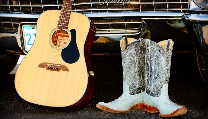 Come enjoy the country sounds from Clark and Chris as the hit the patio for a Friday night acoustic show! 
