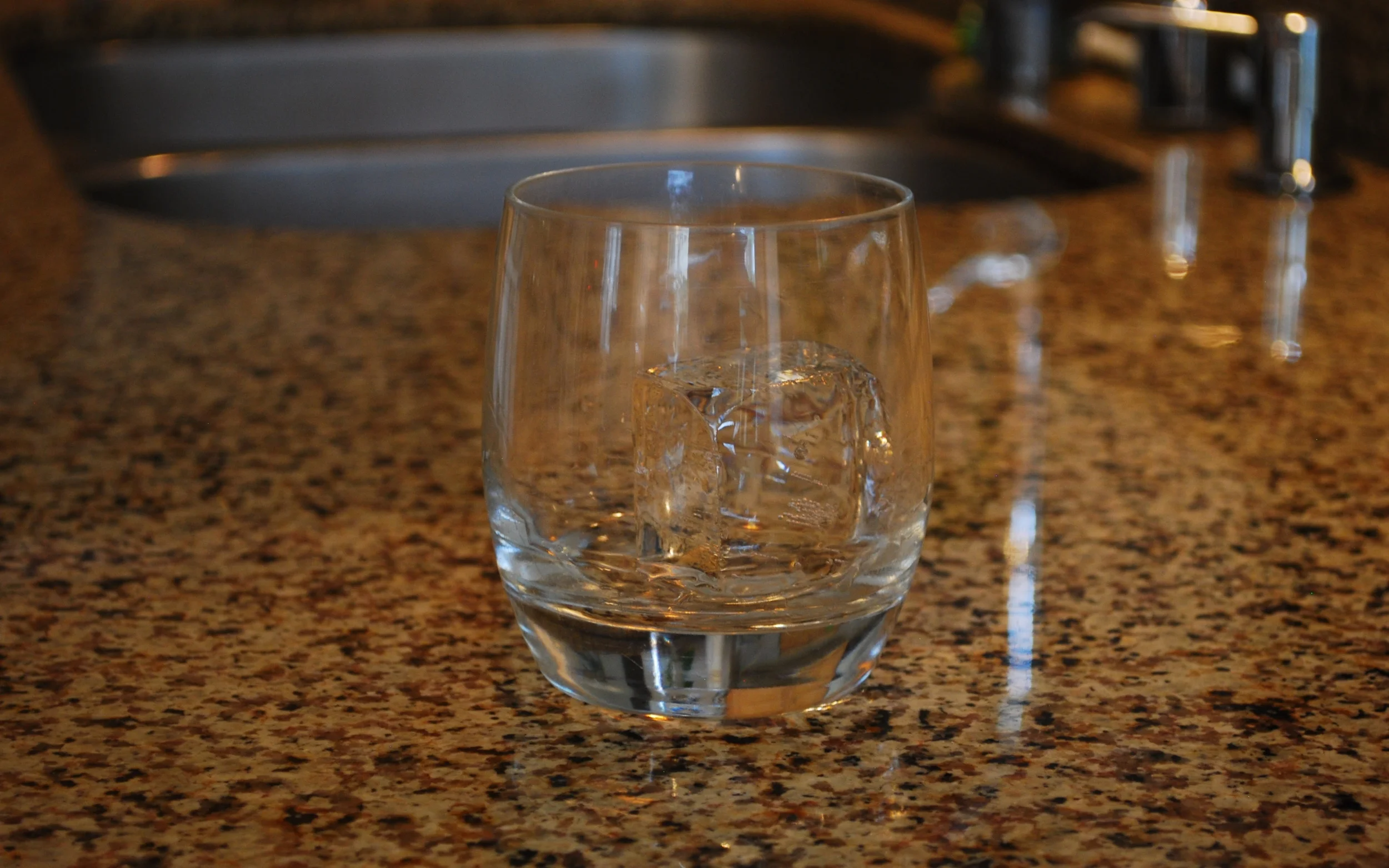 Ice Cubes go Clink!