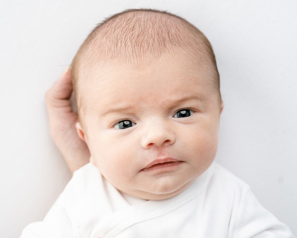 Did you know?

In the first couple of weeks of life, newborns can only focus on and see what's about 12 inches in front of them.  Coincidently that's the same distance to mom's face when baby is nursing at the breast. 

Their eye muscles are weak whe