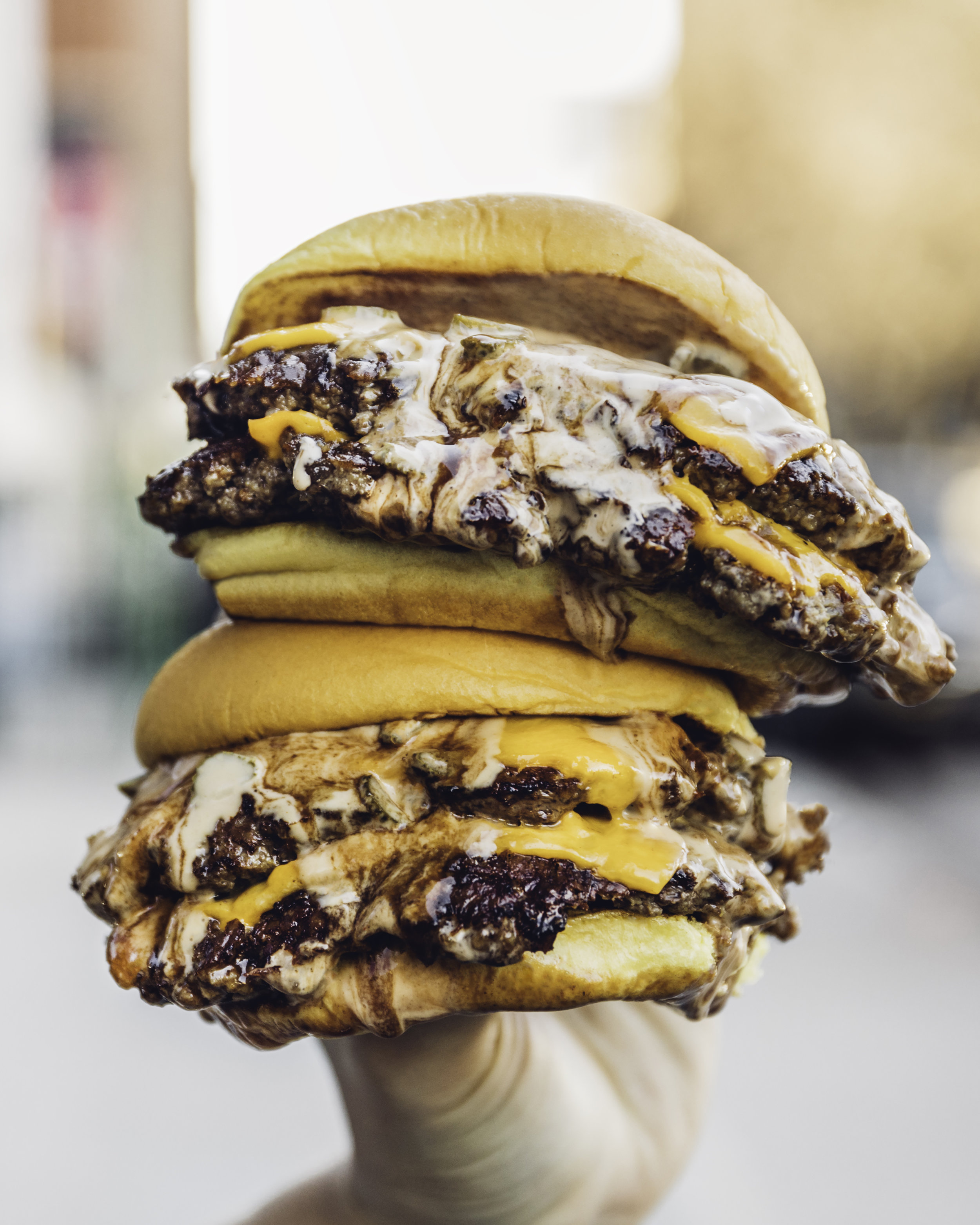 EmilyS_EC_LA_ShakeShack_PetitTrois_CollabBurger_001_Outside_IGPost.jpg