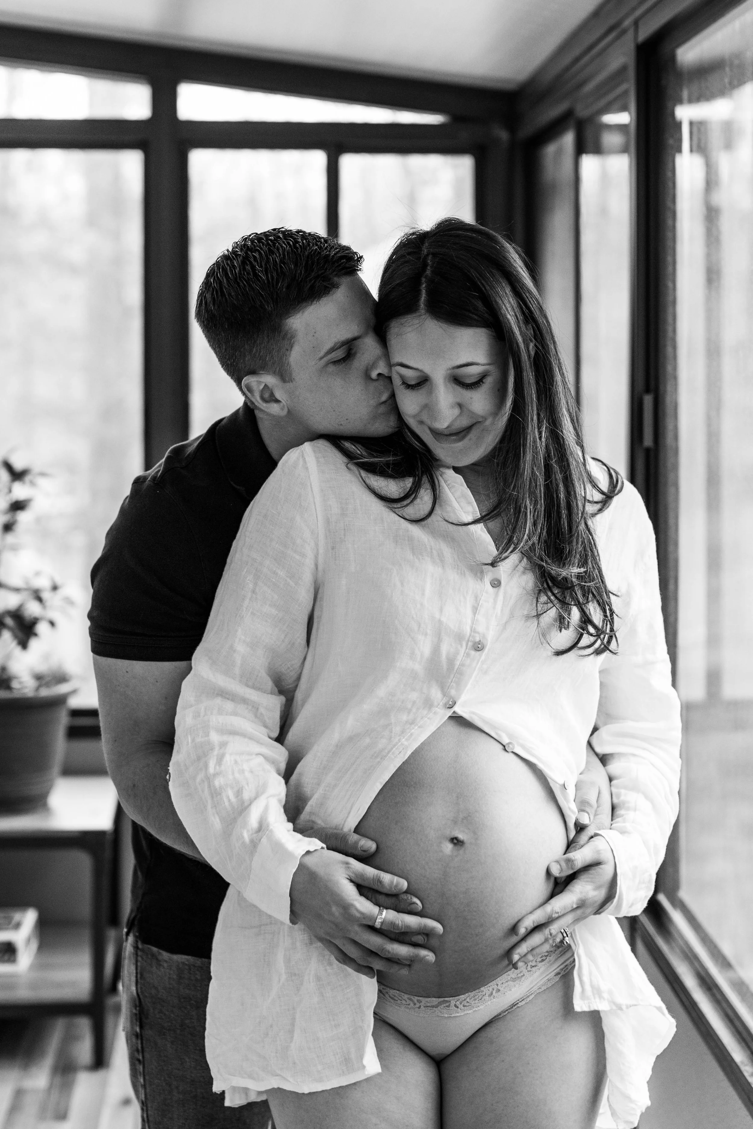 Alissa&Quinn_MaternityShoot_ETSchindlerPhoto_02.jpg