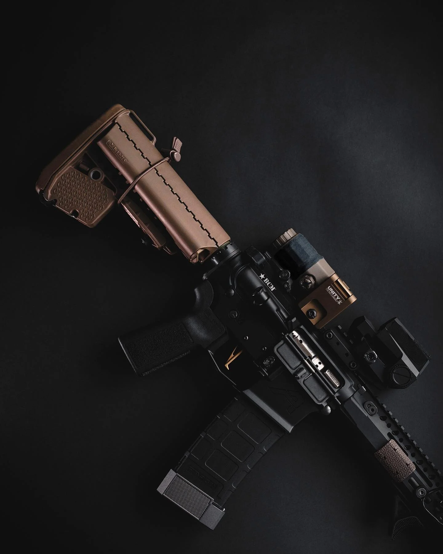 The venerable club foot by @vltorweaponsystems. 
🔻🔻🔻

One of my favorite rear end pieces. A very substantial, dialed in piece. It&rsquo;s solid and hefty in the best way, and definitely feels like an actual functioning part of your r*fle rather th