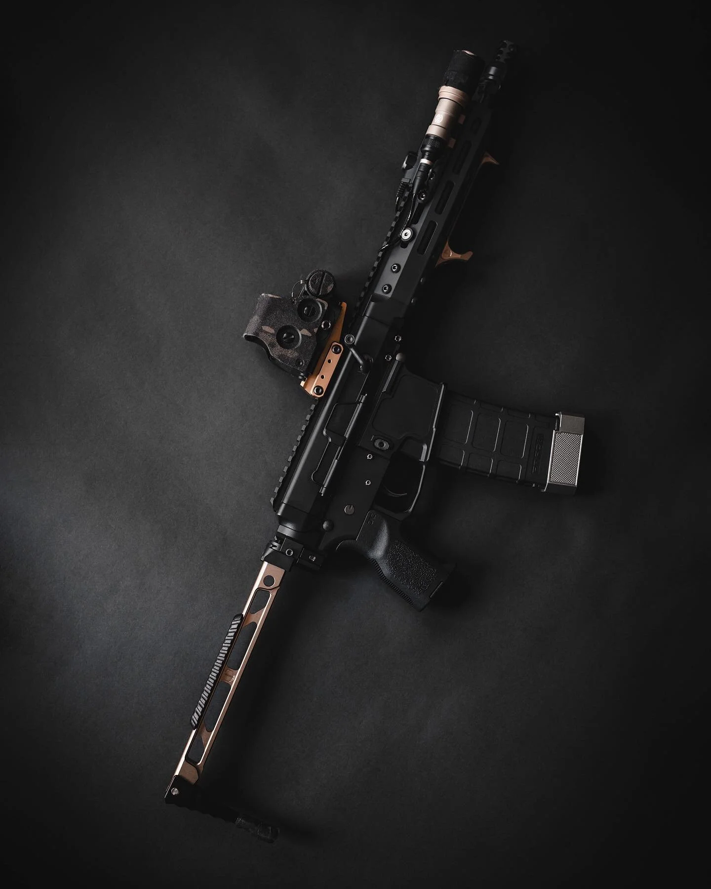 Keeping it simple for the 10k celebration post 🤘🏻

🔻🔻🔻

Grab prints at the link in bio

@eotech
@brownellsinc 
@trainwithpurposeofficial 
@jmaccustoms 
@rangerwrap 
@drivenarmsco 
@unitytactical 

|&bull; Follow @shotlesstaken x @armoryartoffici
