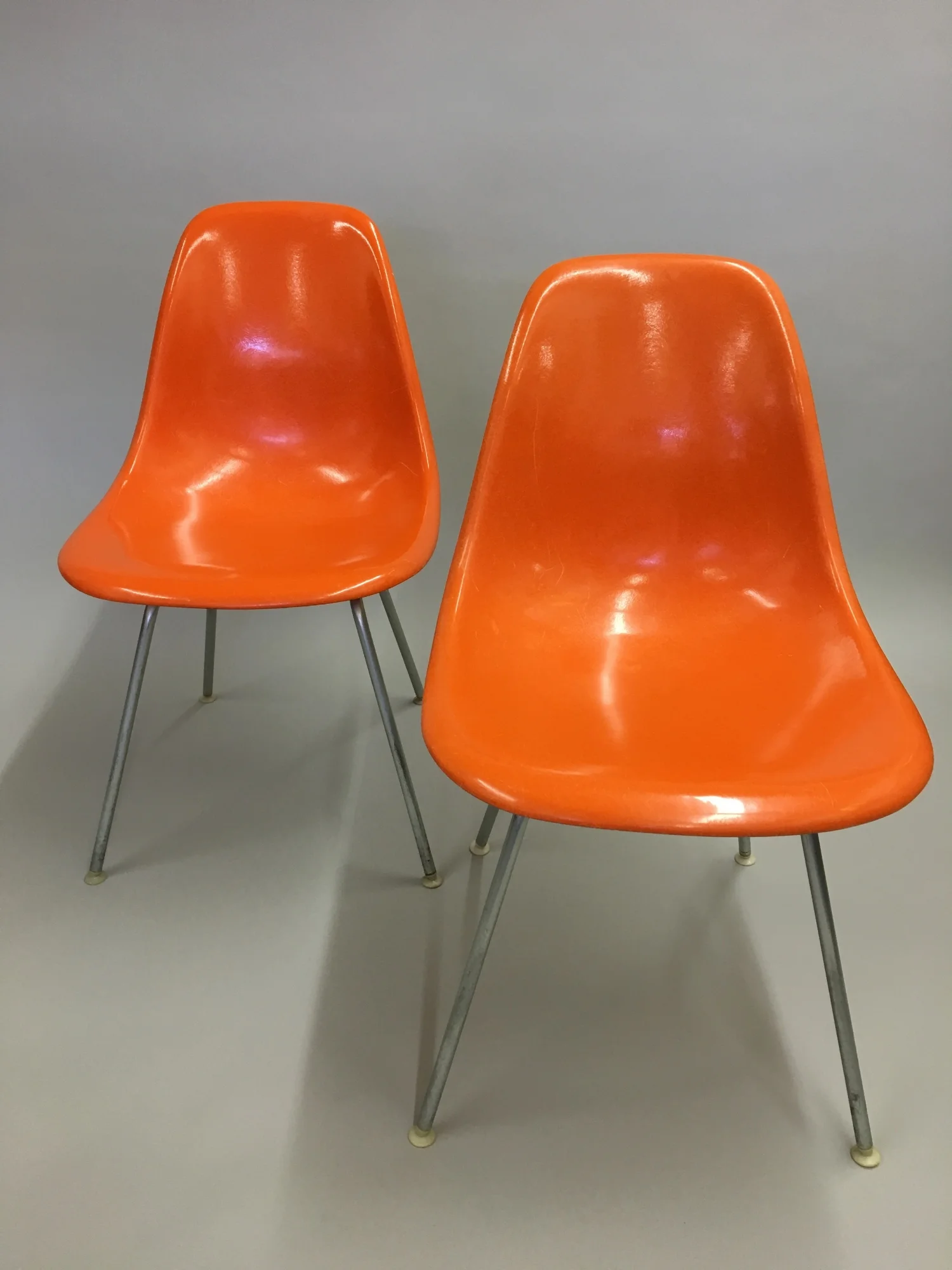 EamesShellChairs1.JPG