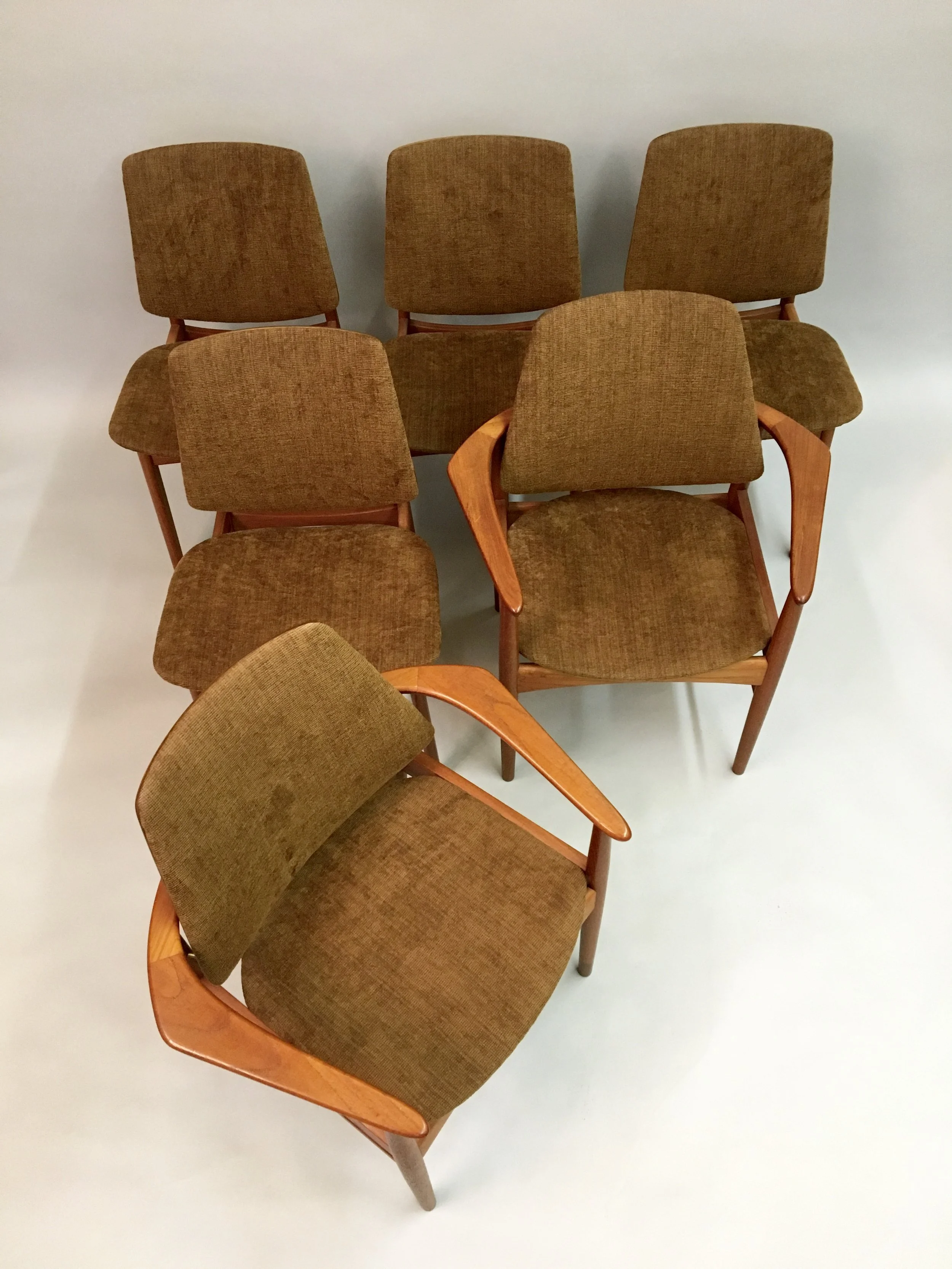 newchairs1.JPG