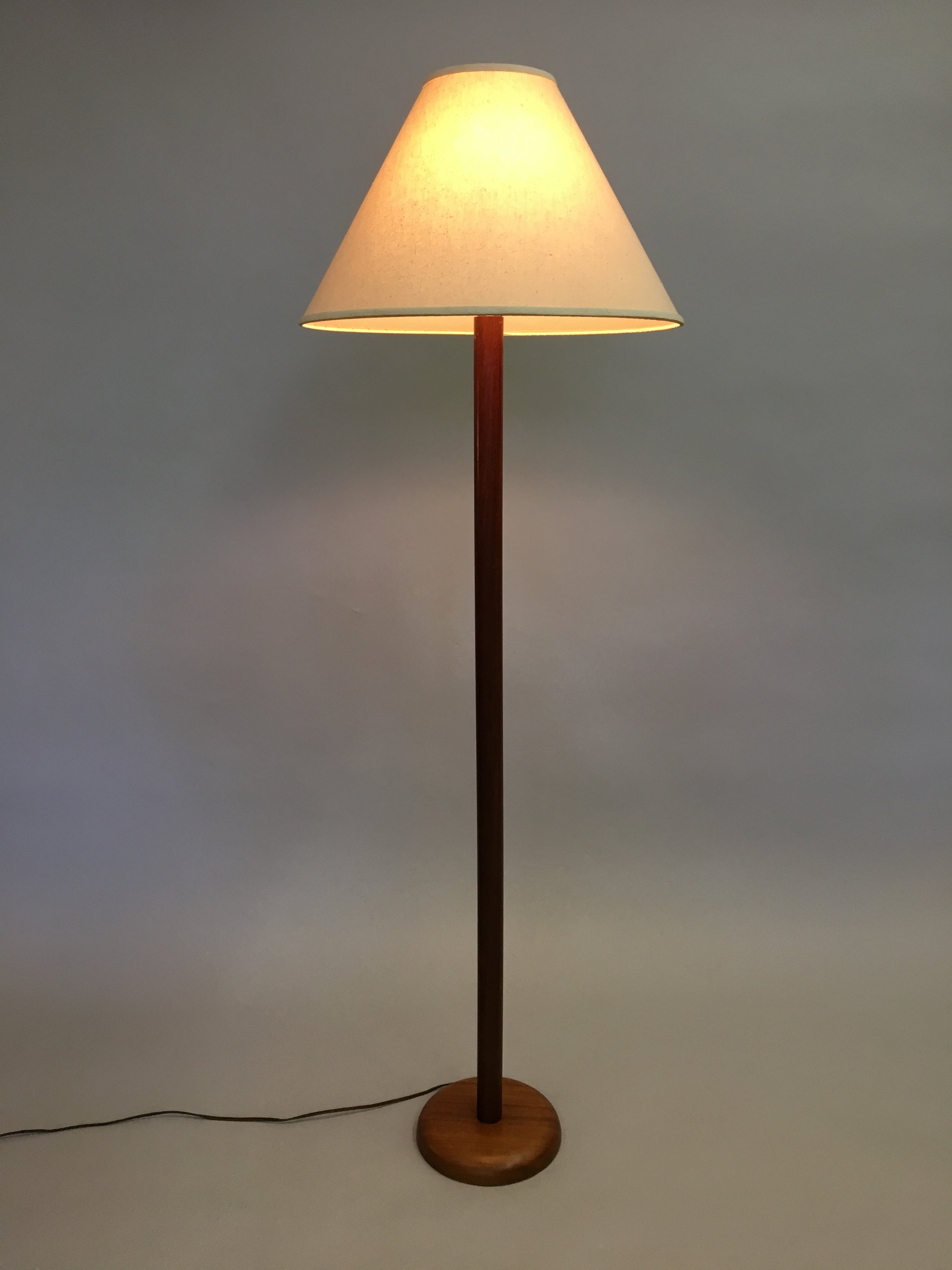 teakfloorlamp2.JPG
