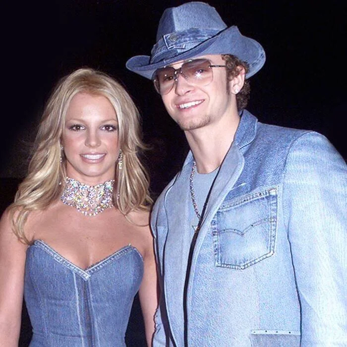 Britney Spears and Justin Timberlake at the 2001 American Music Awards