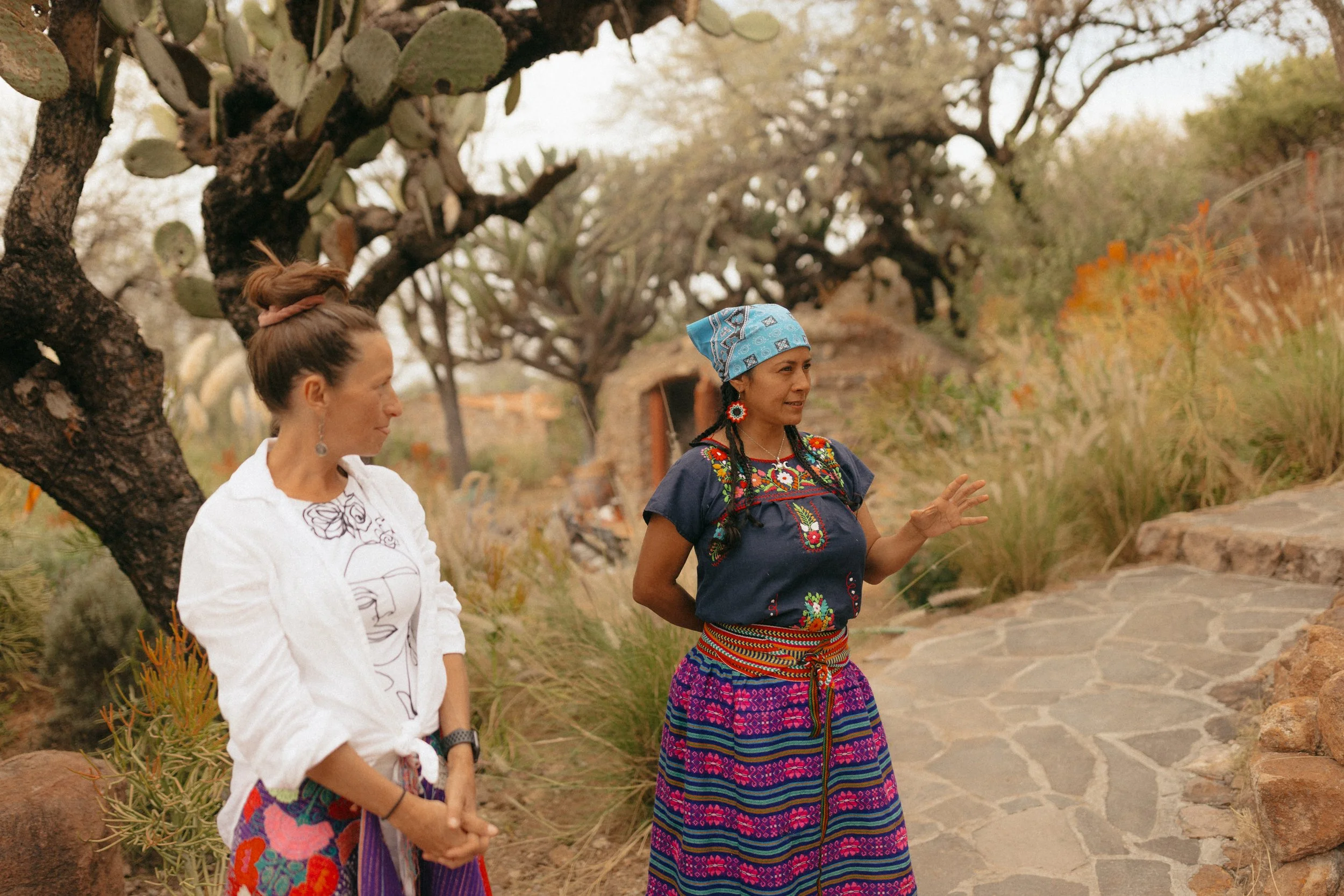 kaylyn-west-vancouver-bc-brand-photographer-nurture-your-nature-retreat-sagrada-san-miguel-de-allende-mexico-aleysha-derksen-arinn-ryan-311.jpg