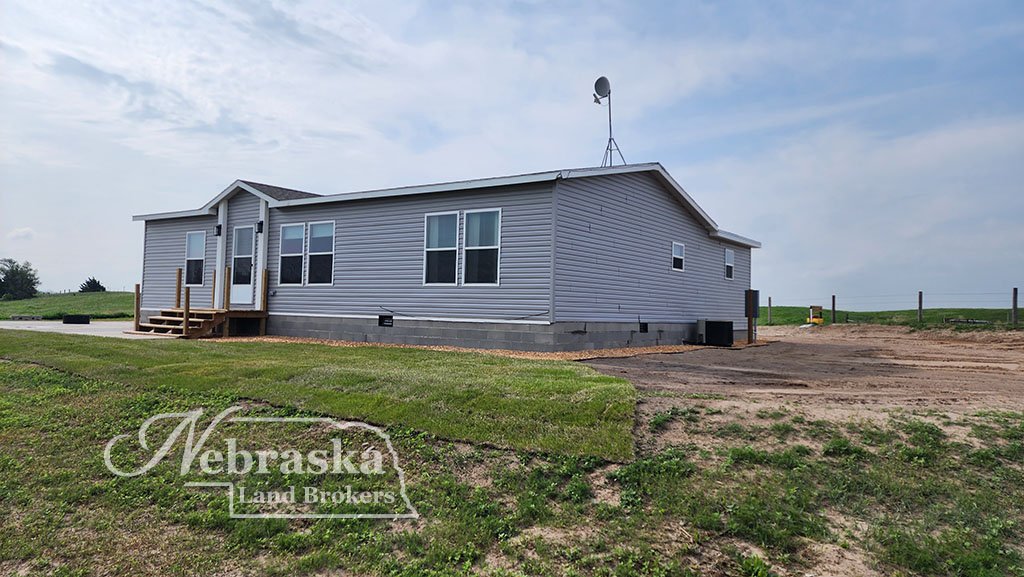 Prairie Zephyr exterior house pics 5.25 (9).jpg