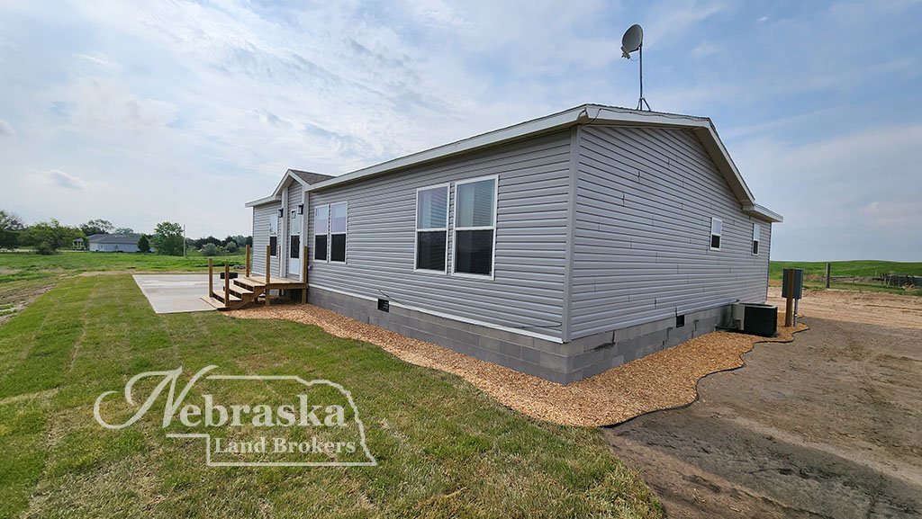 Prairie Zephyr exterior house pics 5.25 (11).jpg