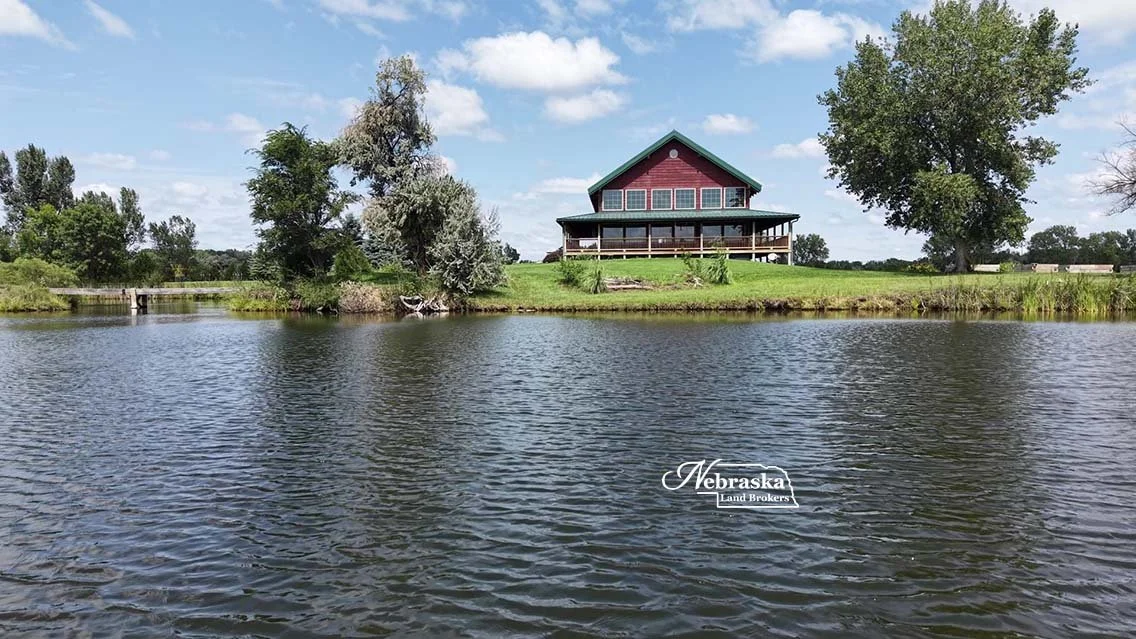 Hidden Lakes Acreage, North Platte, NE -- Lake Front Living!!! NEW LISTING!!