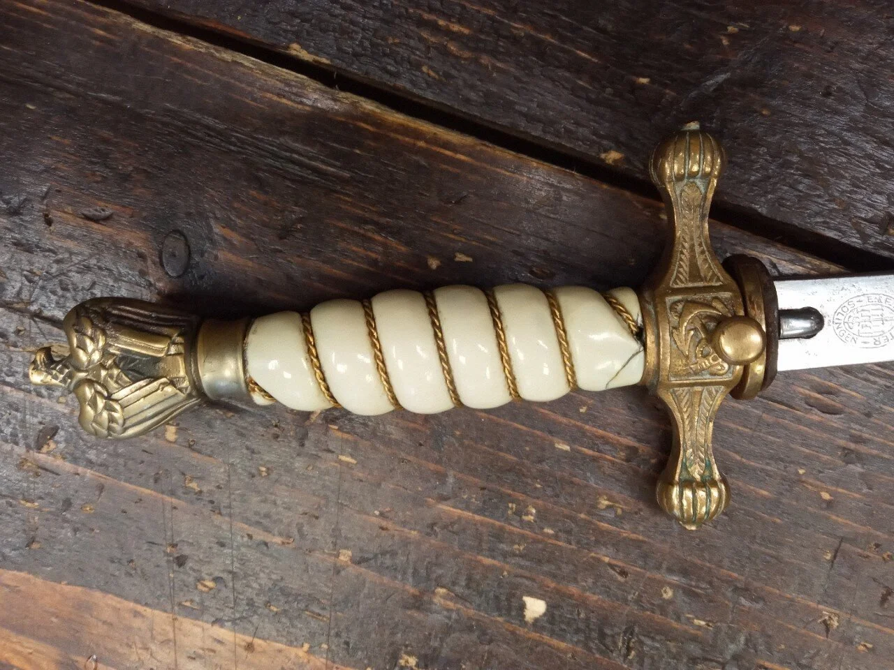 German naval officers dagger 2.jpg