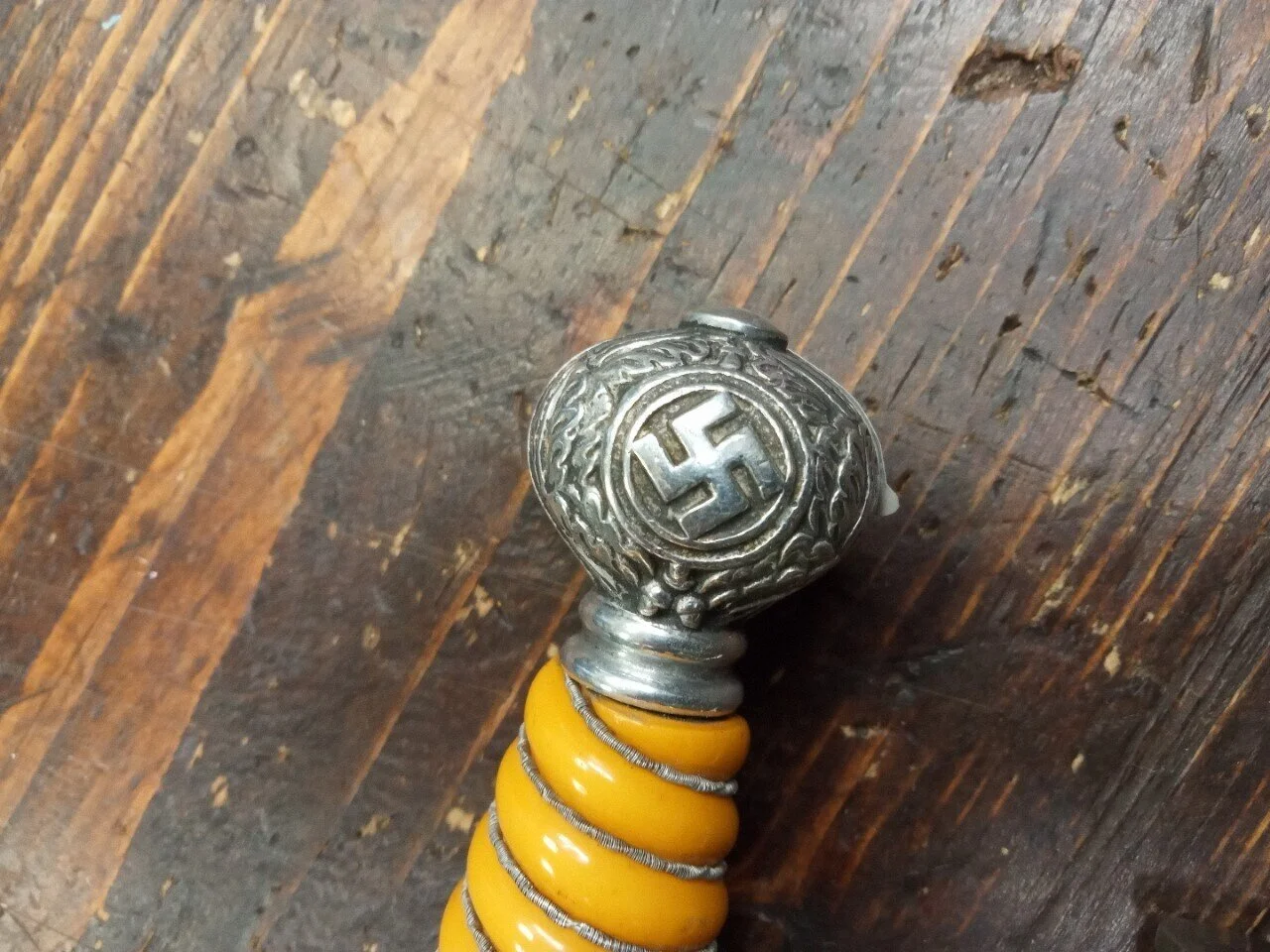 Officers world war 2 dagger 8.jpg